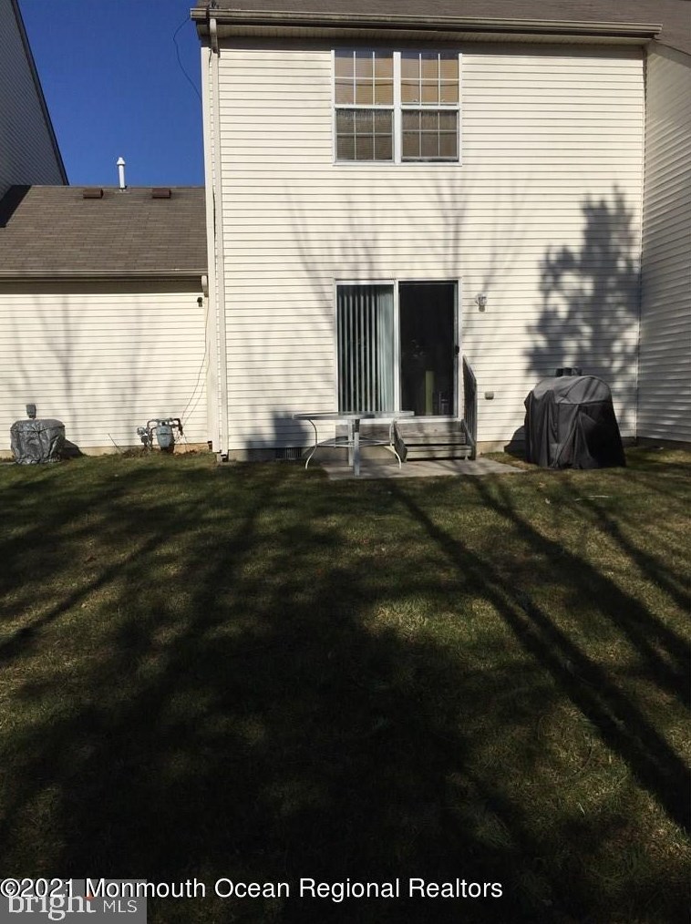 37 Timberline Dr, Tuckerton, NJ 08087-3058