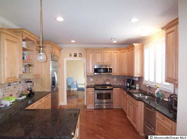 106 2nd Ave, Belmar, NJ 07719