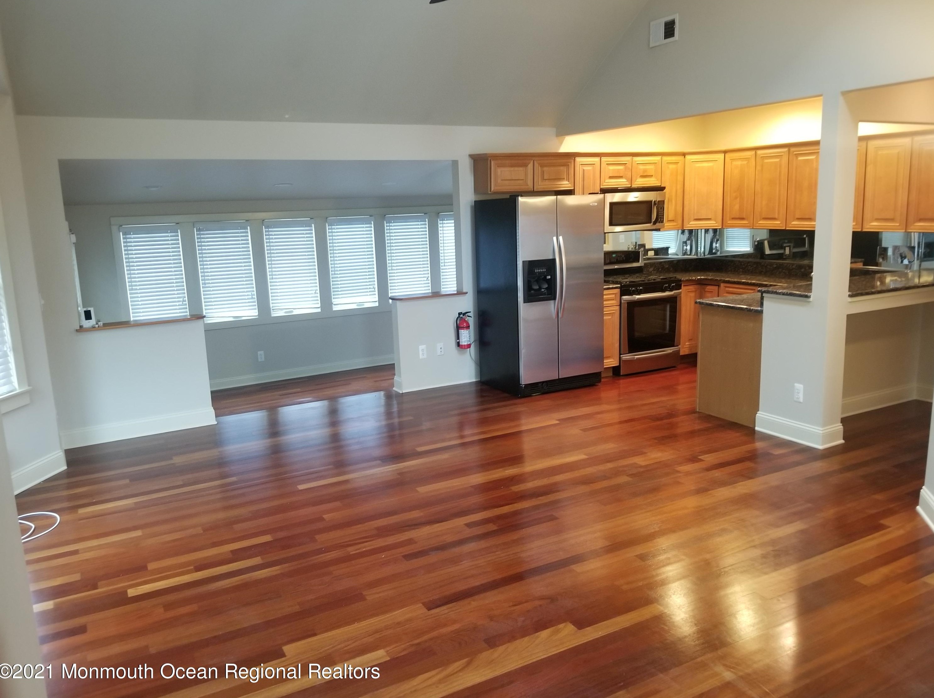 522 Princess Ct, Toms River, NJ 08753-5749