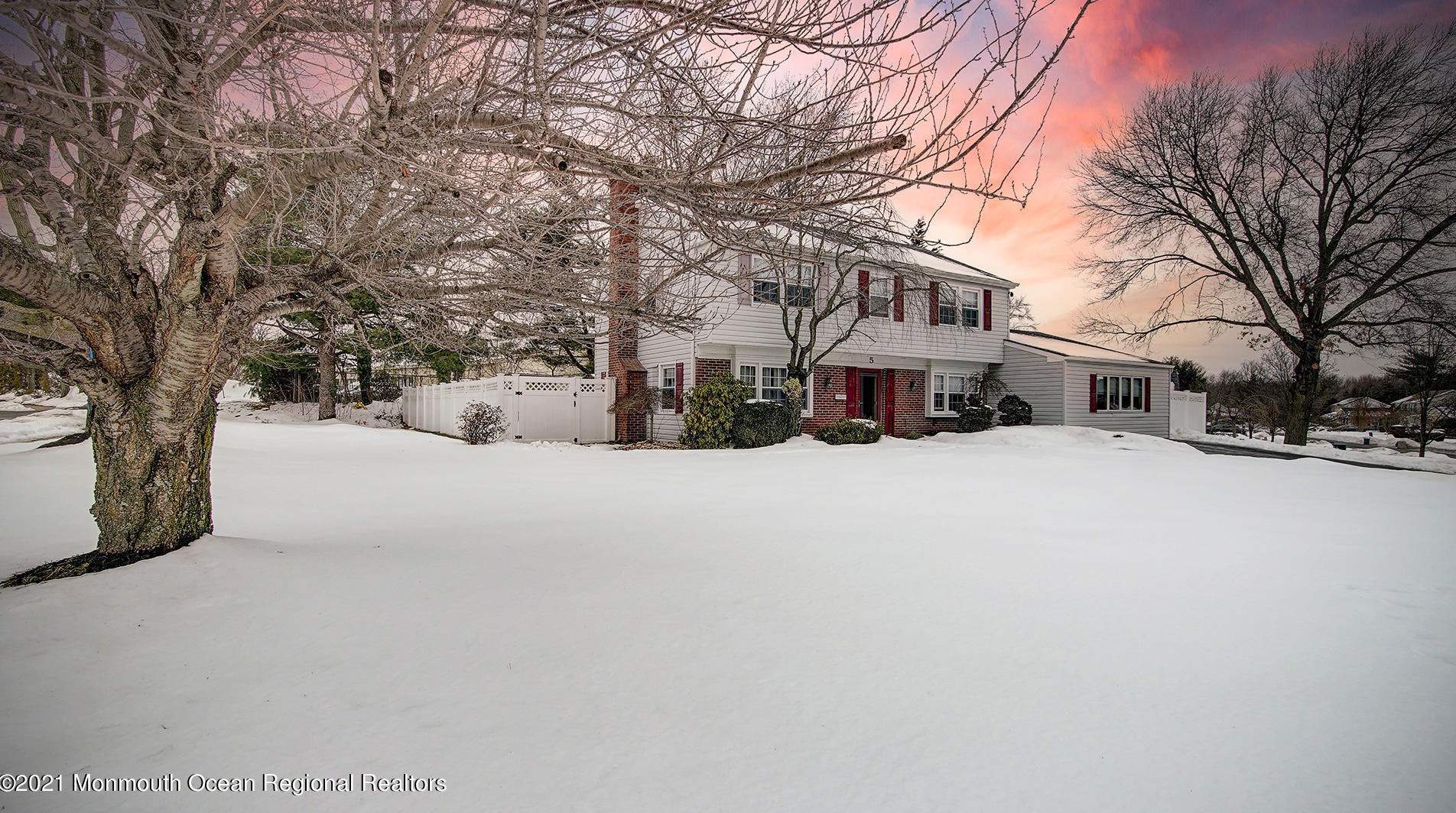 5 Canfield Ln, Matawan, NJ 07747-2204