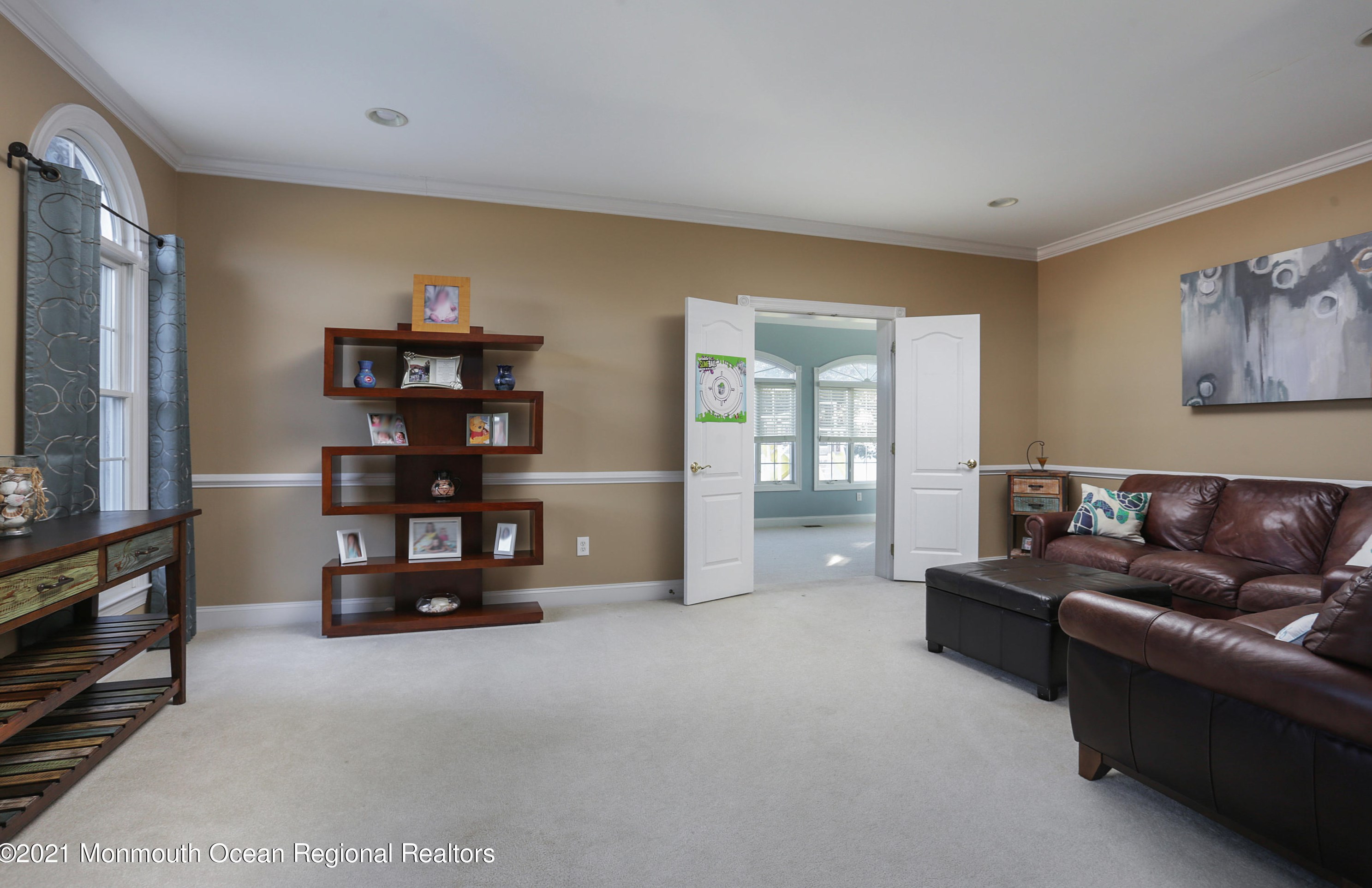 40 Aimee Dr, East Freehold NJ 07728-9220 exterior