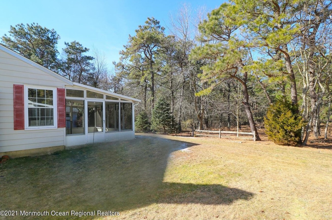 11 Kelowna Ct, Toms River, NJ 08757-6124