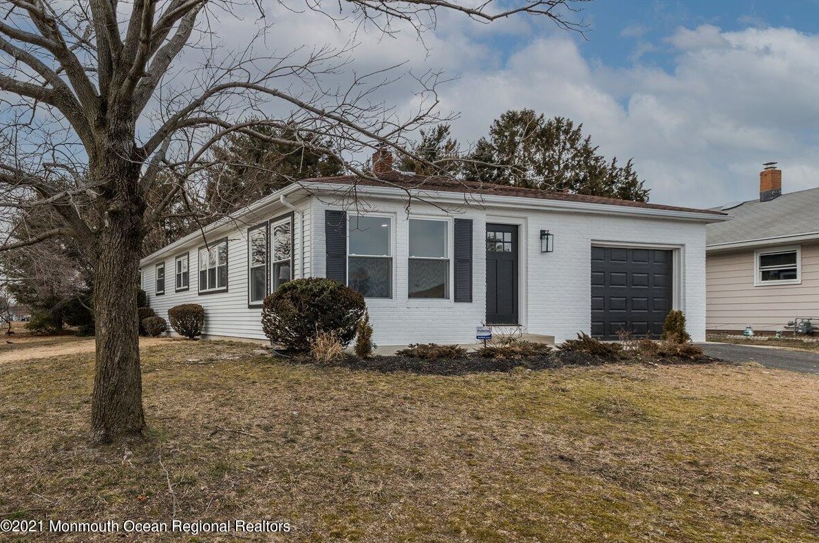 1 Palmetto Point St, Toms River, NJ 08757-3722