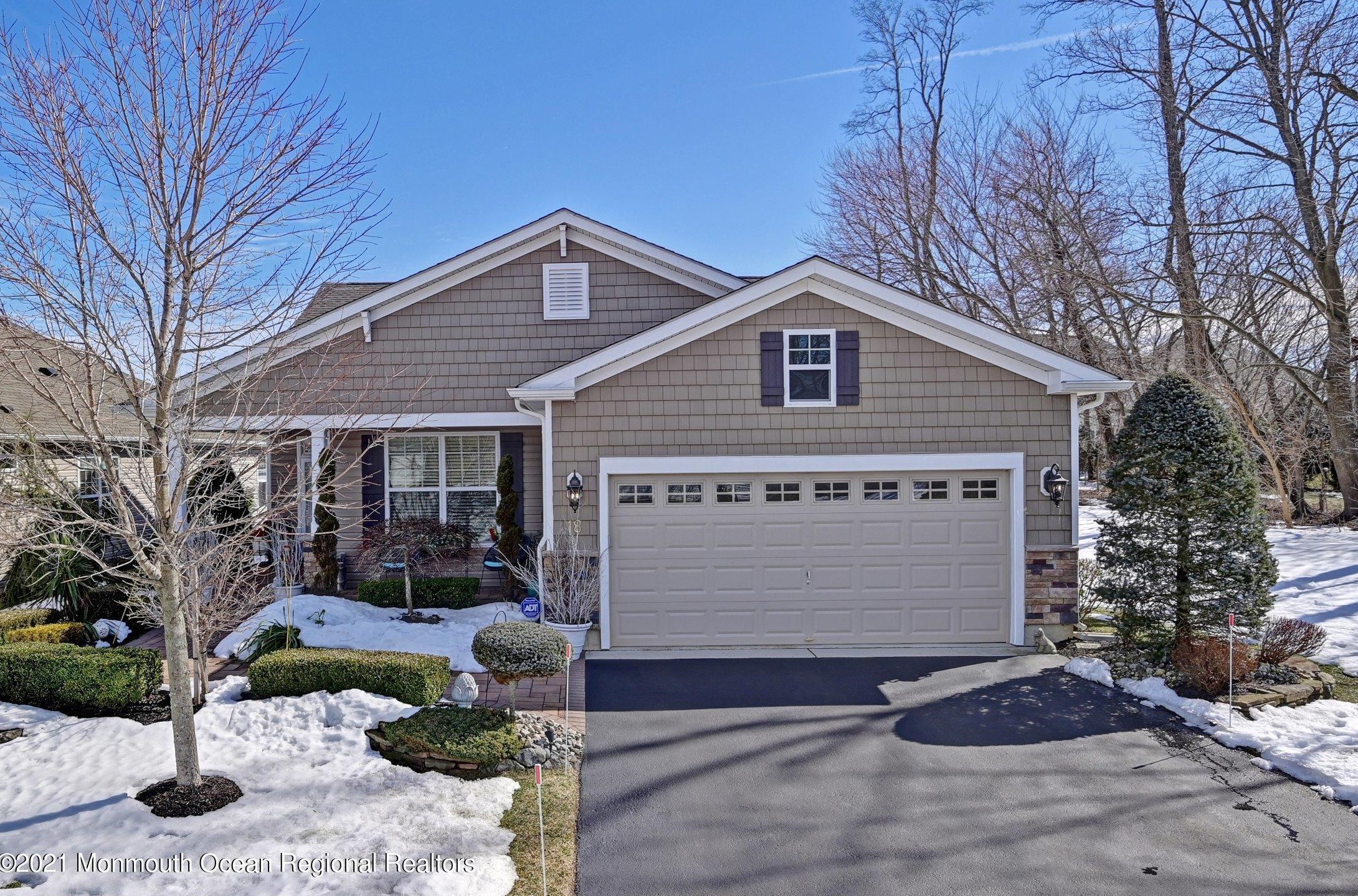 18 Day Star Rd, Millstone Township, NJ 07726-6036