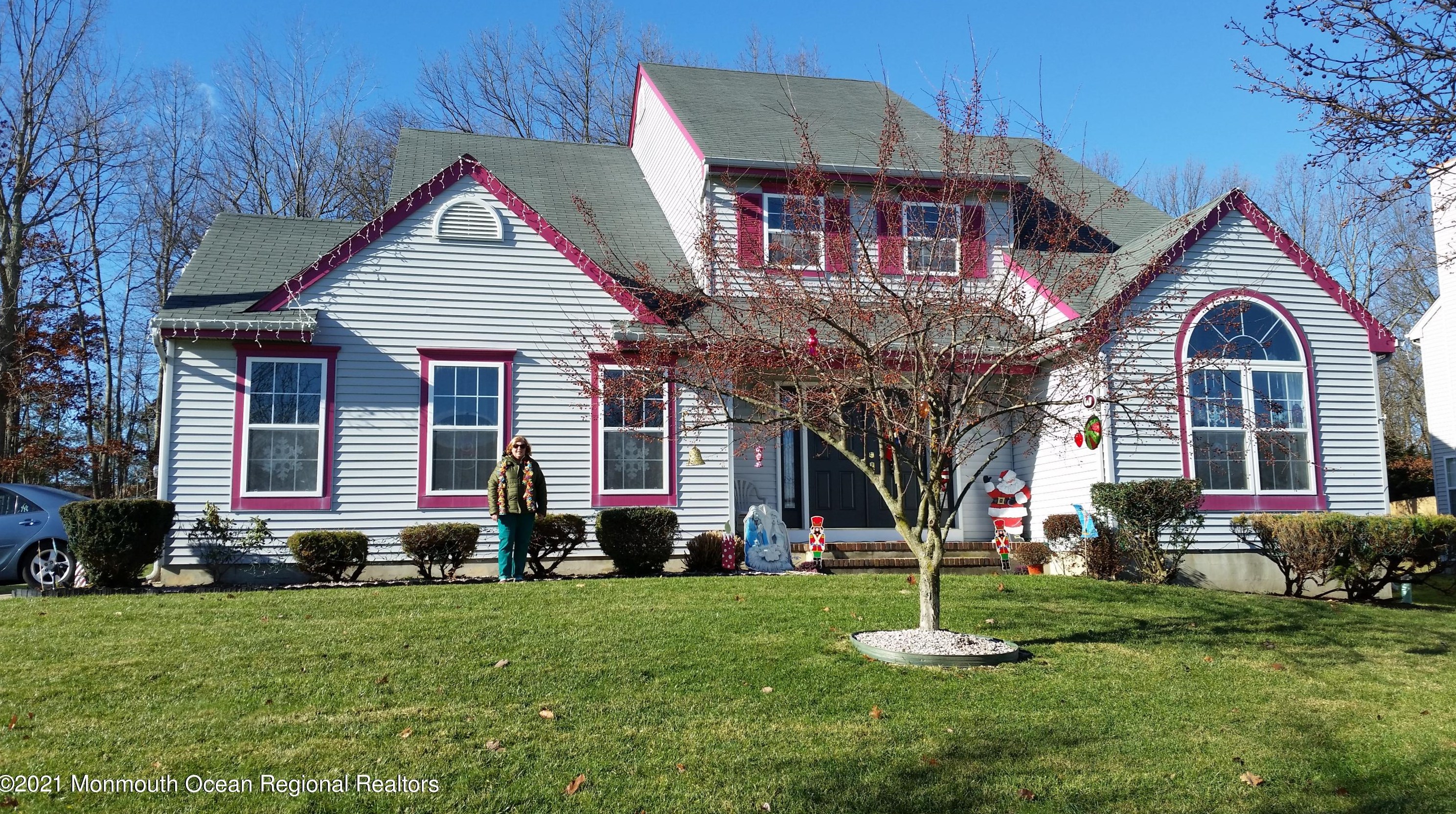 8 Knollcrest Dr, Wall Township, NJ 07731-3604