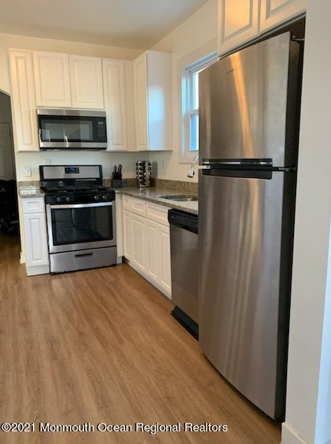 22 Jahn St, Ideal Beach, NJ 07734-1304