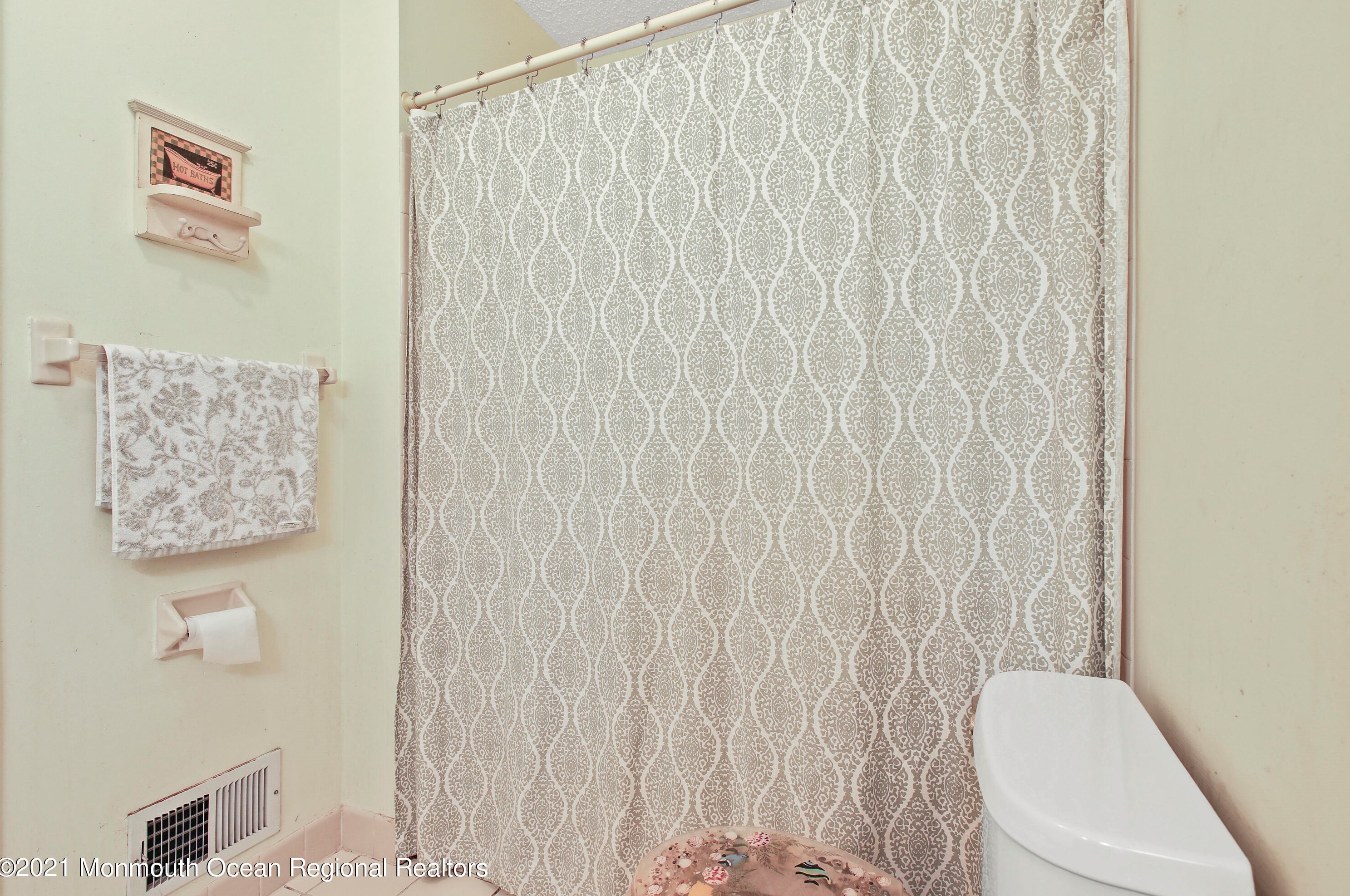 1111 Scarlet Oak Ave, Toms River NJ  08755-1062 exterior