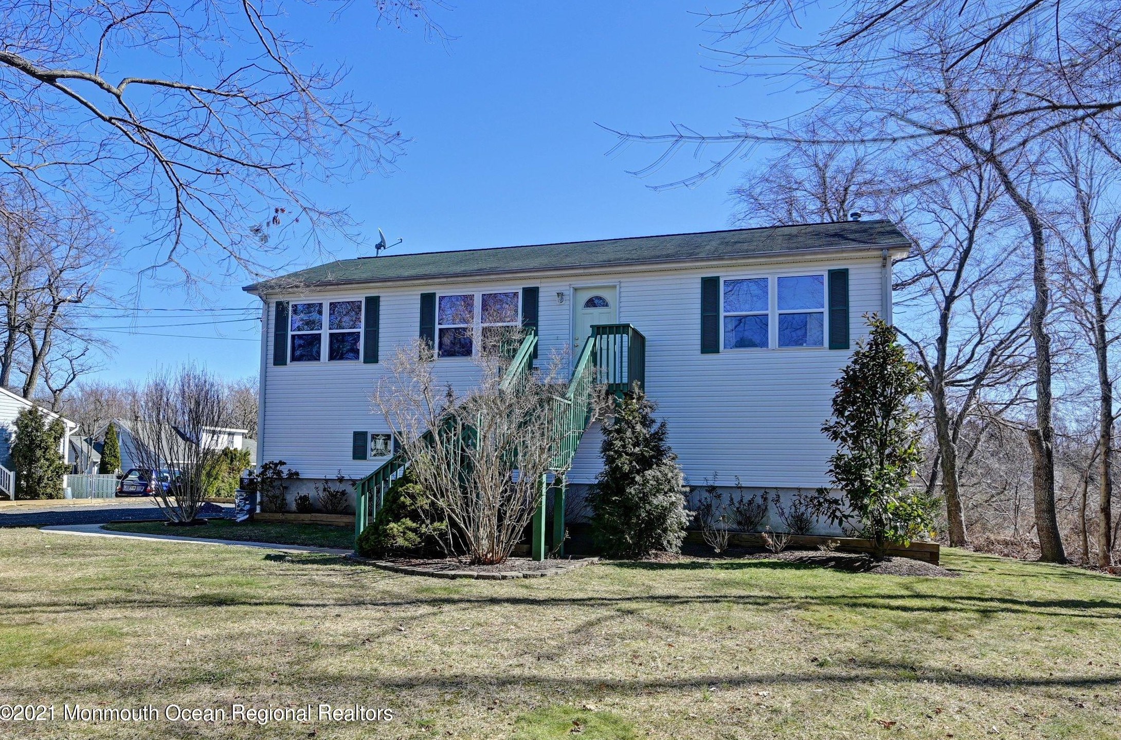 38 Fairfield Ave, Oceanport, NJ 07757-1219