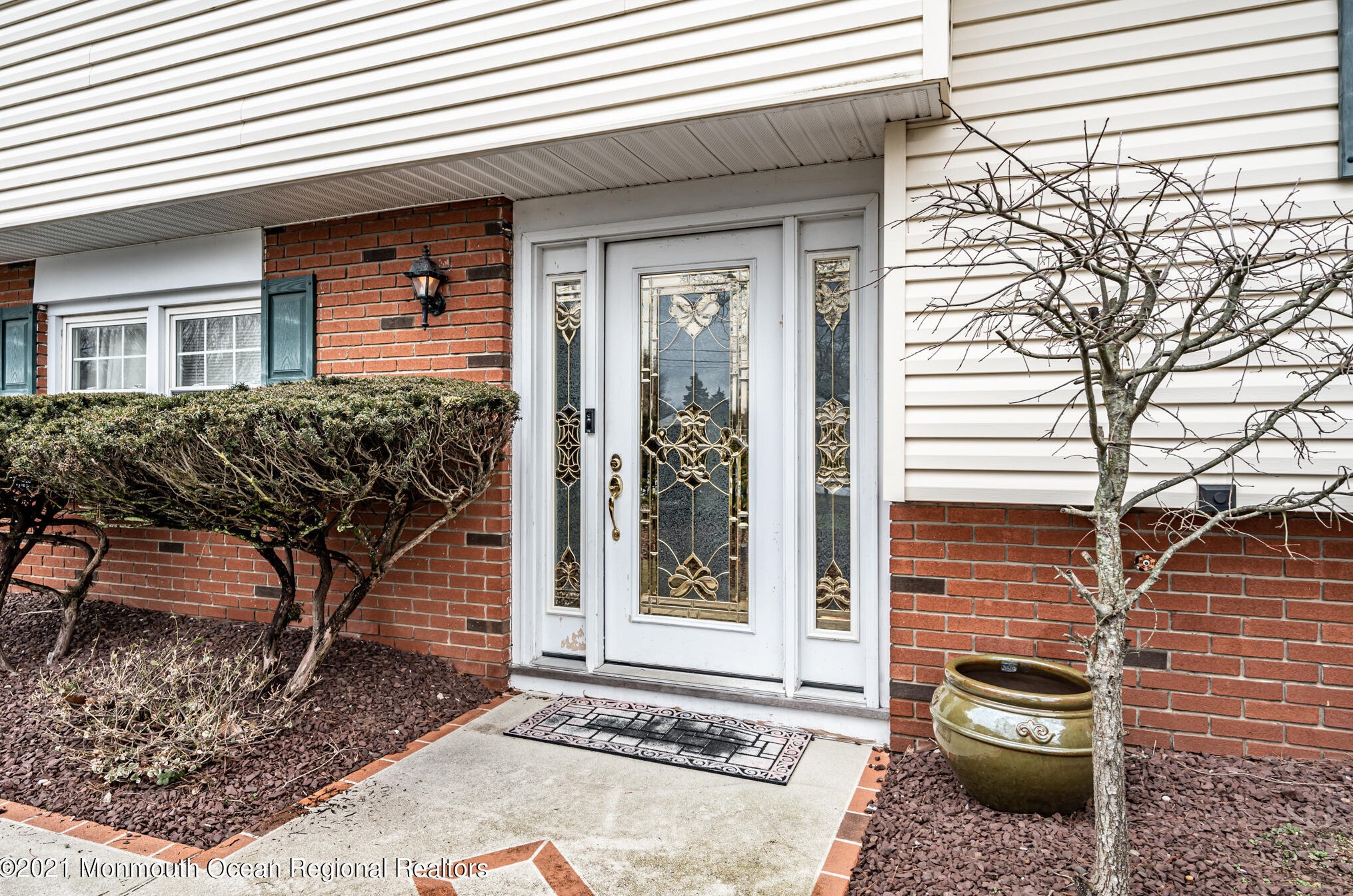 11 Lowell Rd, Millstone Township, NJ 07726-3712