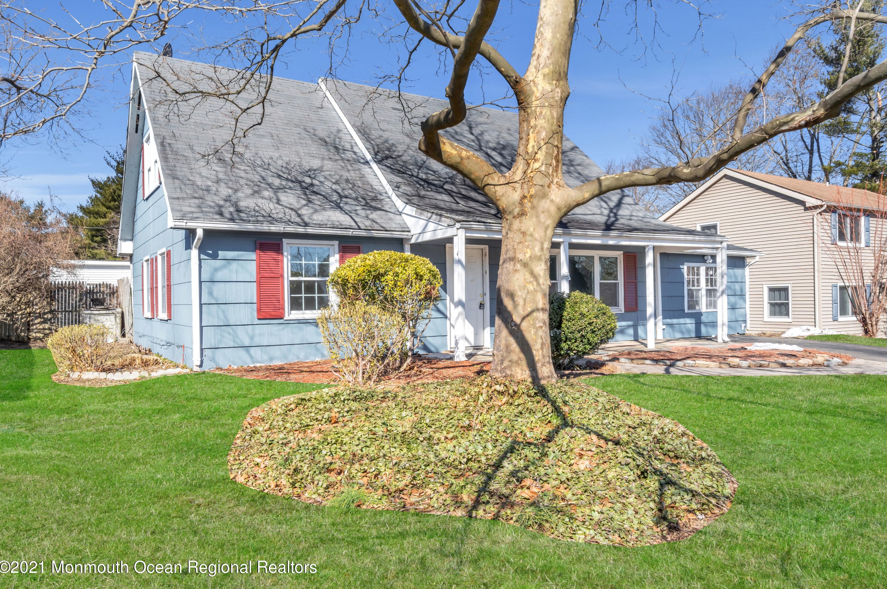 23 Northland Ln, Matawan, NJ 07747-1320