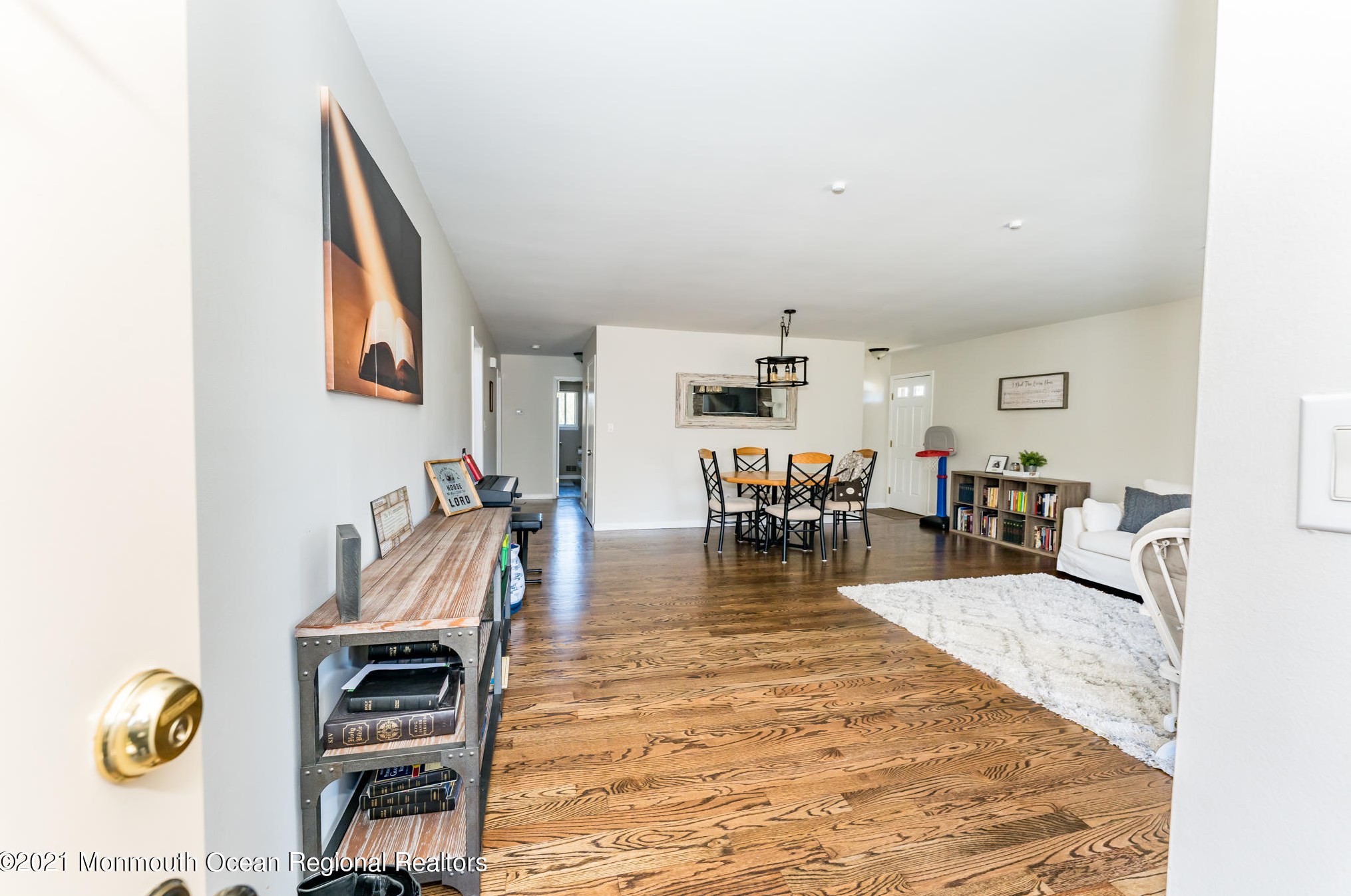 152 Penn Ct, Matawan, NJ 07747-3567