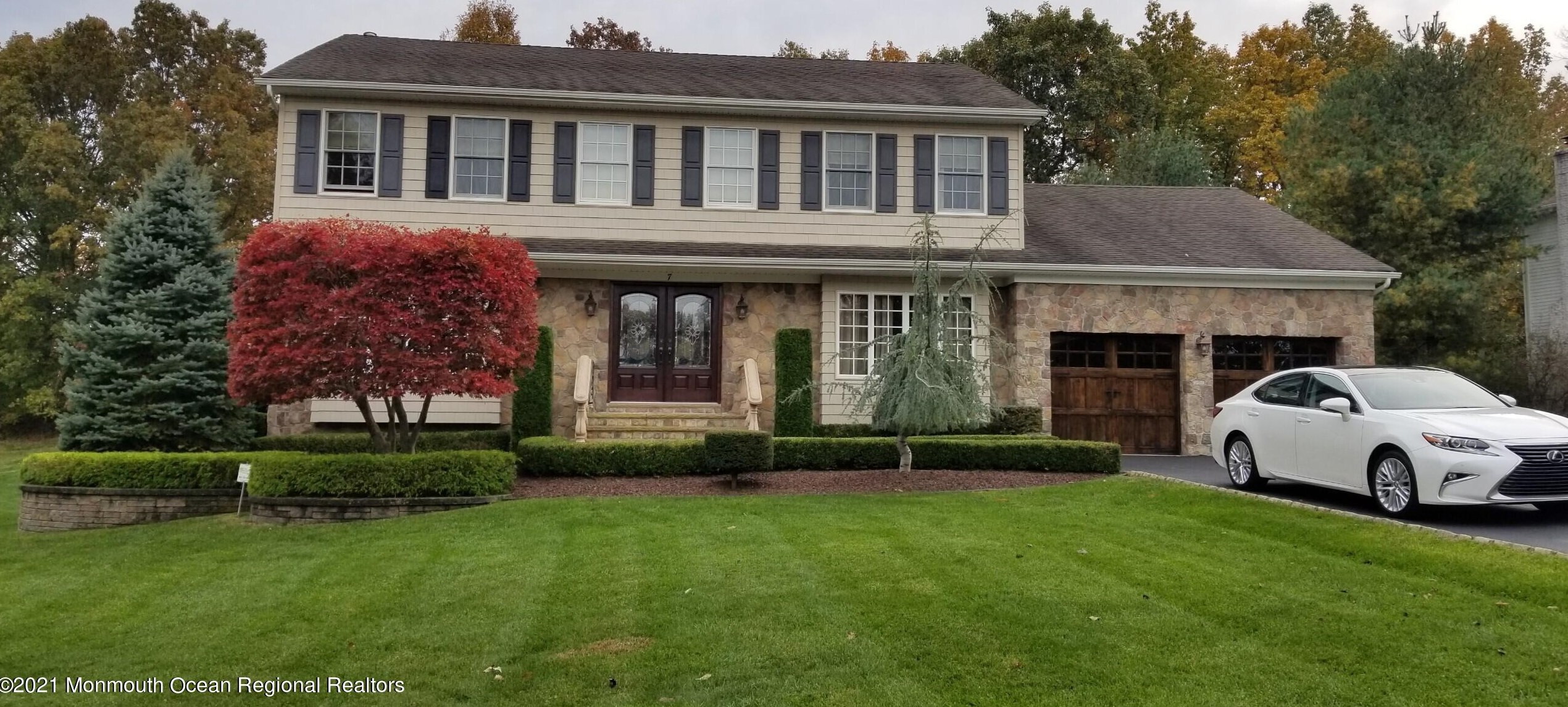 7 Hickory Ct, Millstone Township, NJ 07726-4651