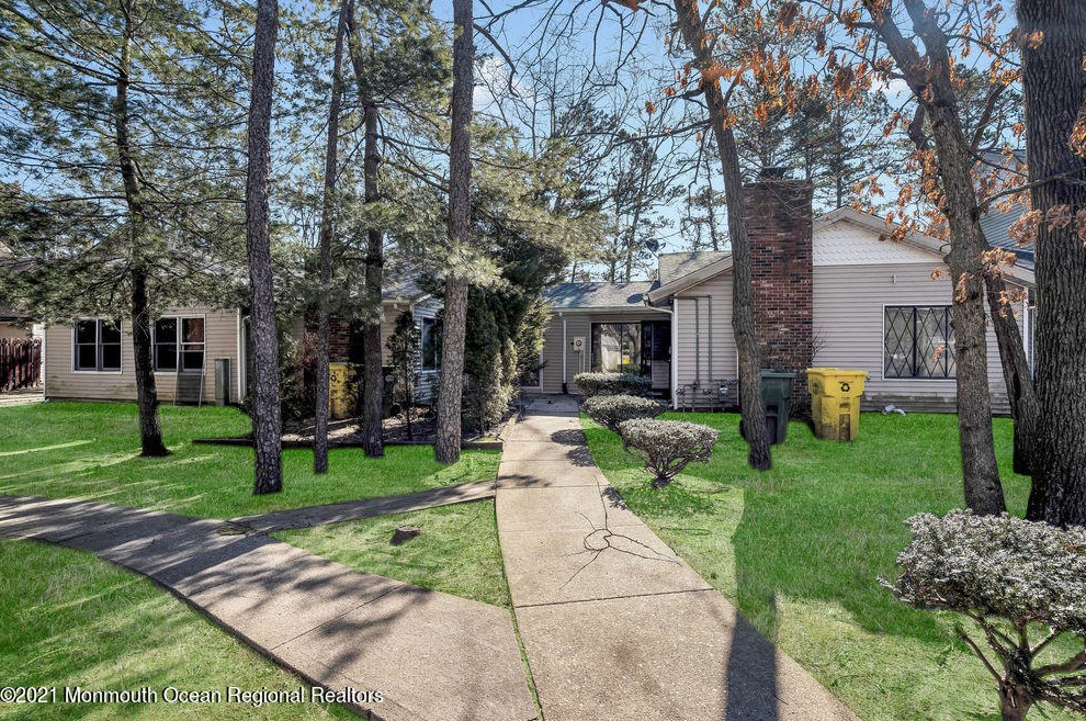 192 Colony Cir, Lakewood, NJ 08701