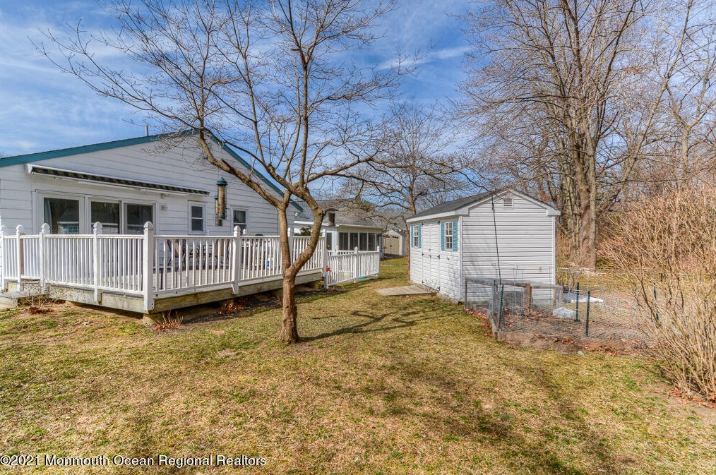 34 Green Dr, Toms River, NJ 08755-4058