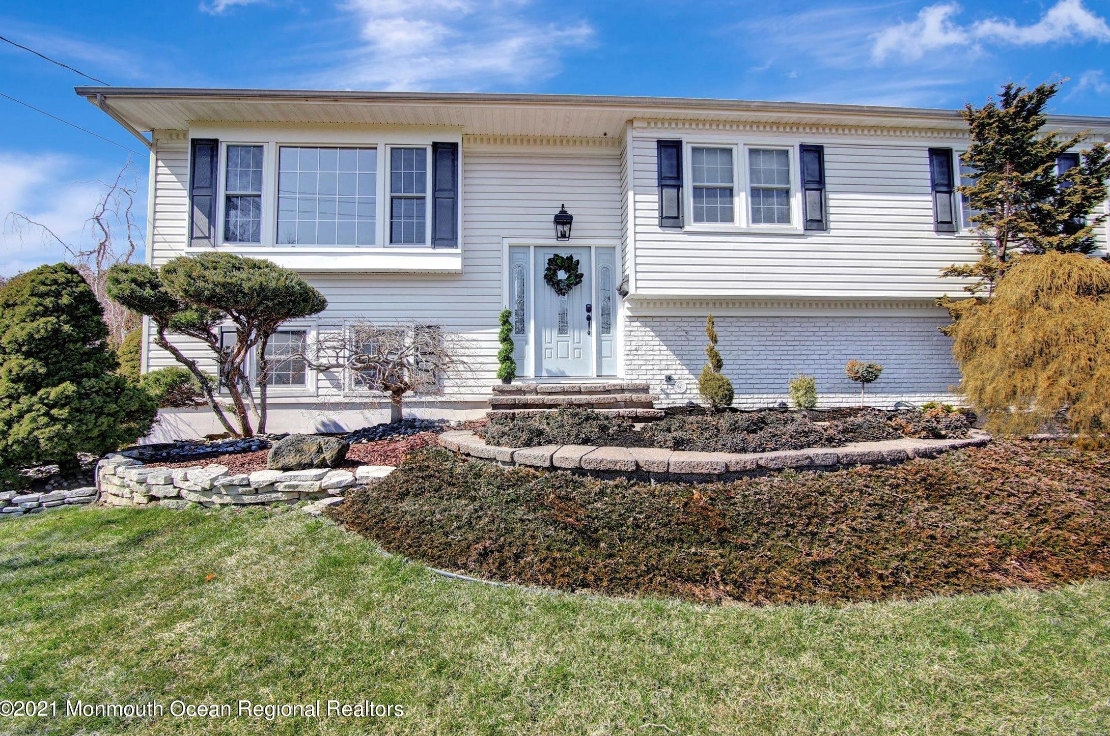 28 Union St, Matawan, NJ 07747-2842