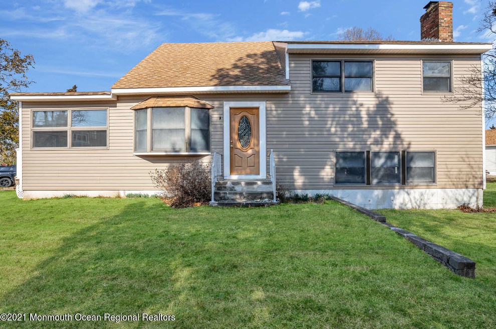 618 Navesink Ave, Ocean Gate, NJ 08740-1375