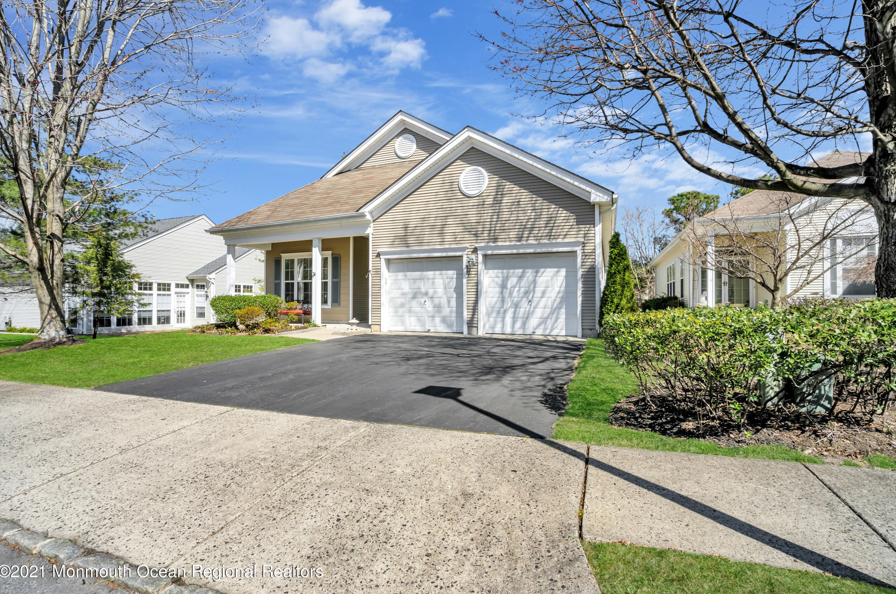 7 Springtide Rd, Lakewood, NJ 08701