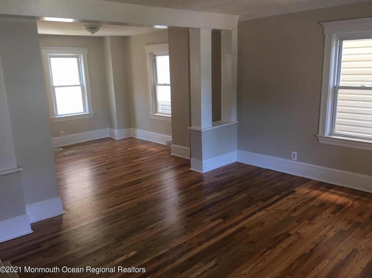 303 Comstock St, Tinton Falls, NJ 07712