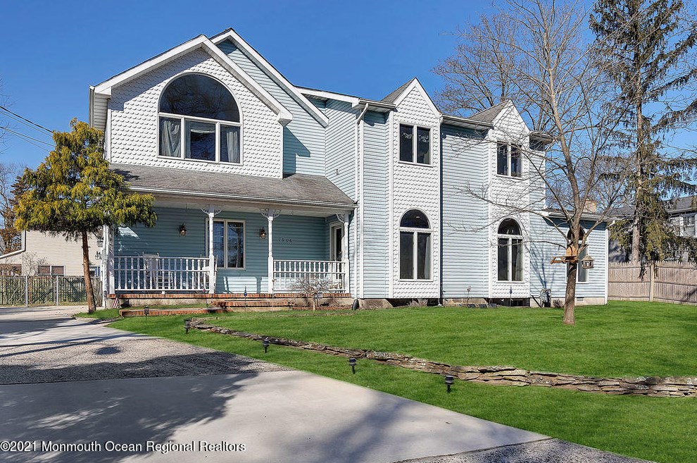 1906 Hampden St, Oakhurst, NJ 07755-2713