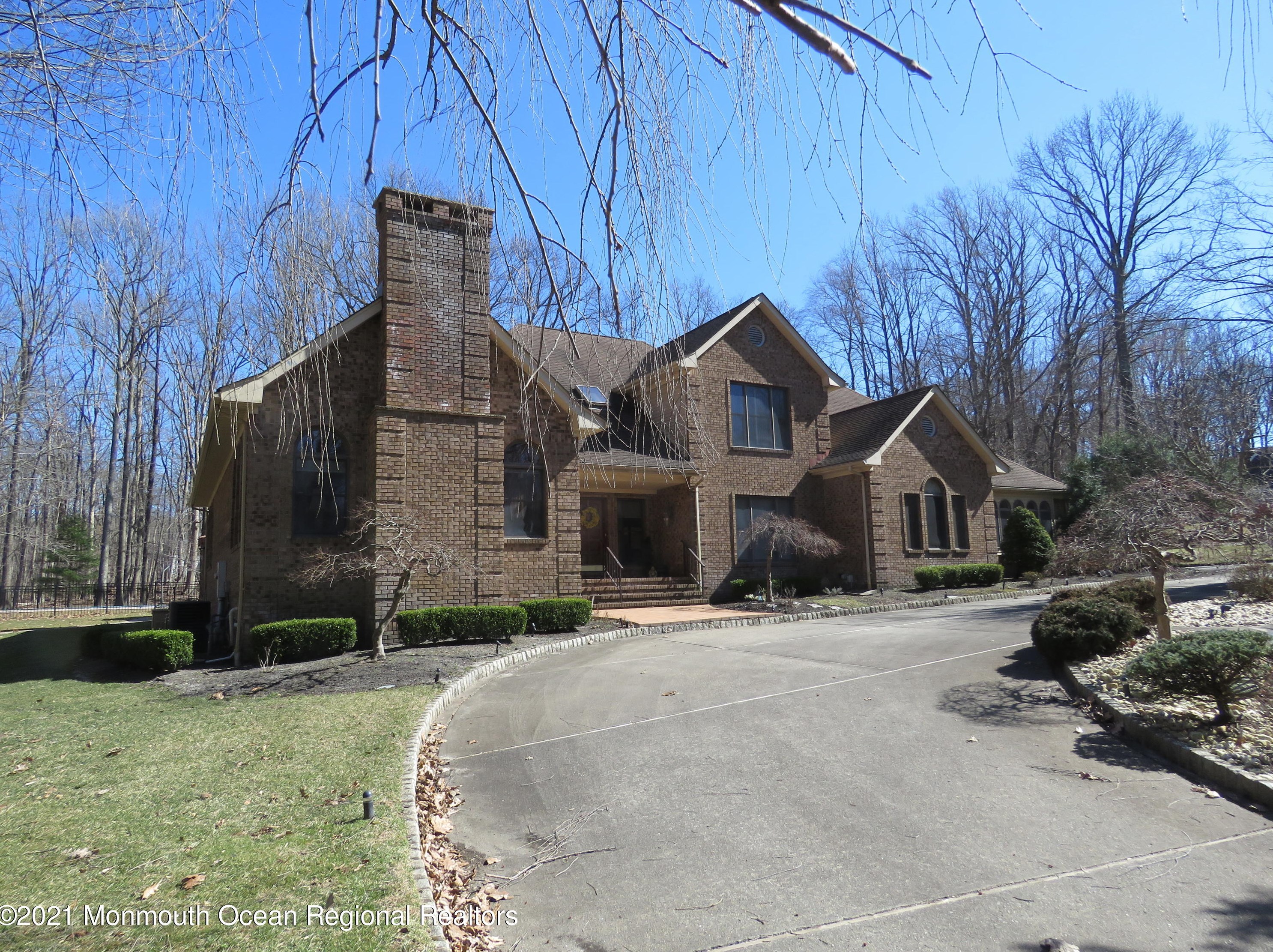 4 Cedar Ct, Millstone Township, NJ 08535-1129