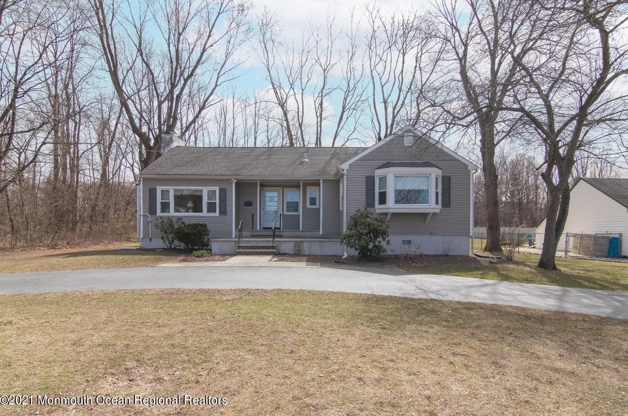 323 Florence Rd, Middletown, NJ 07748