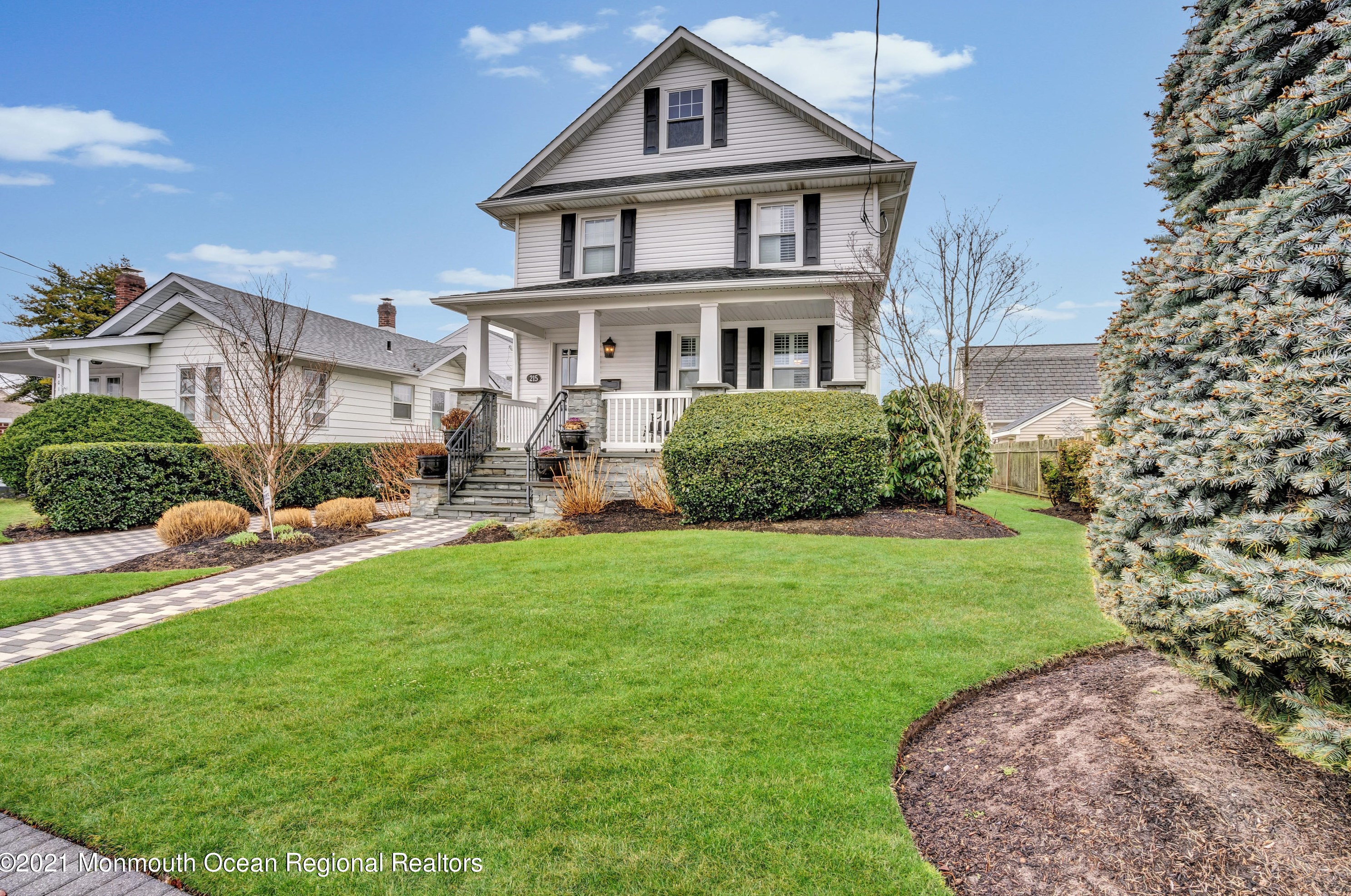 215 Main St, Avon, NJ 07717