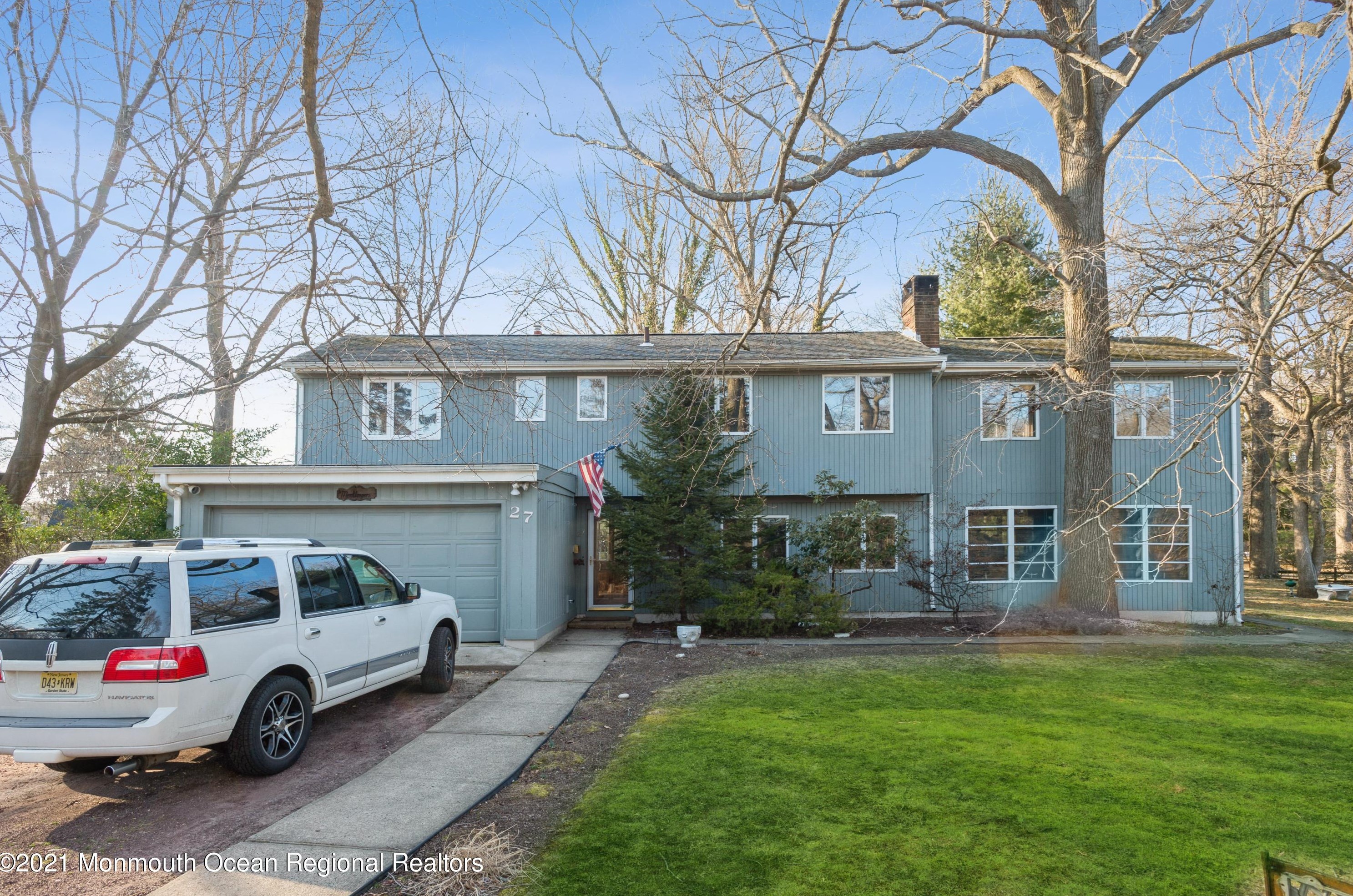 27 Carolyn Rd, Little Silver, NJ 07739