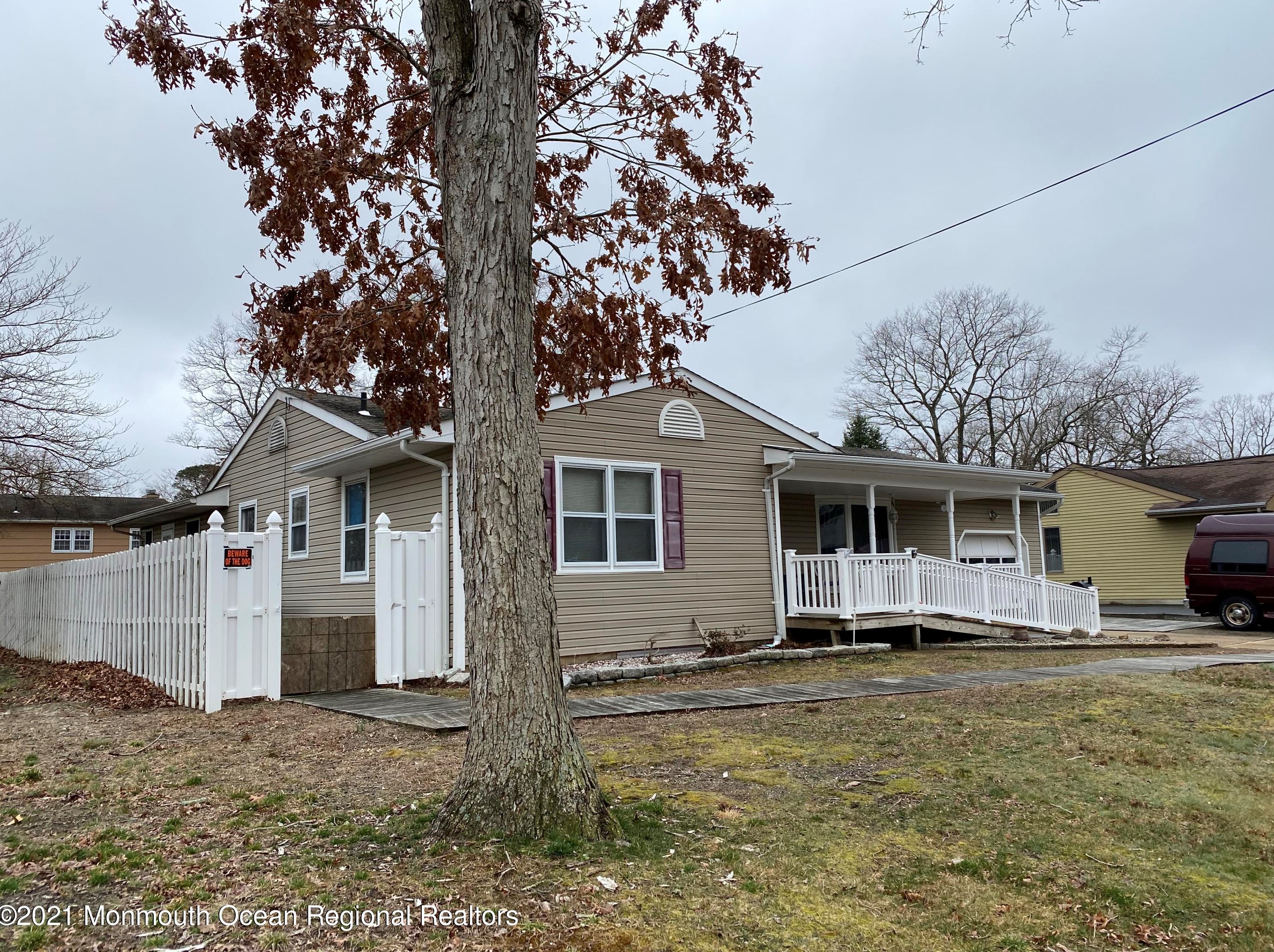 329 Enterprise Dr, Lacey, NJ 08731
