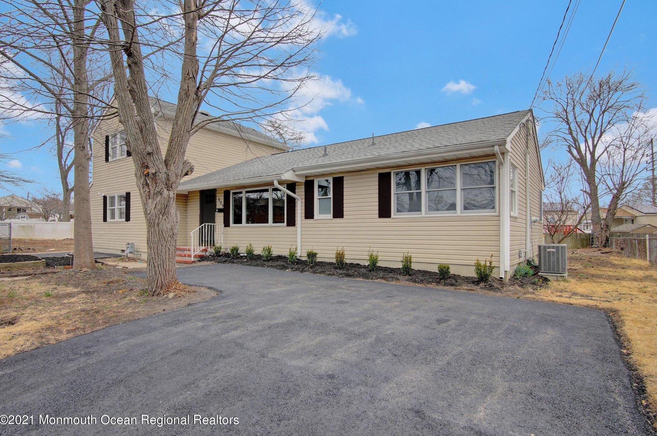 505 Stone Rd, Keyport, NJ 07735-2727