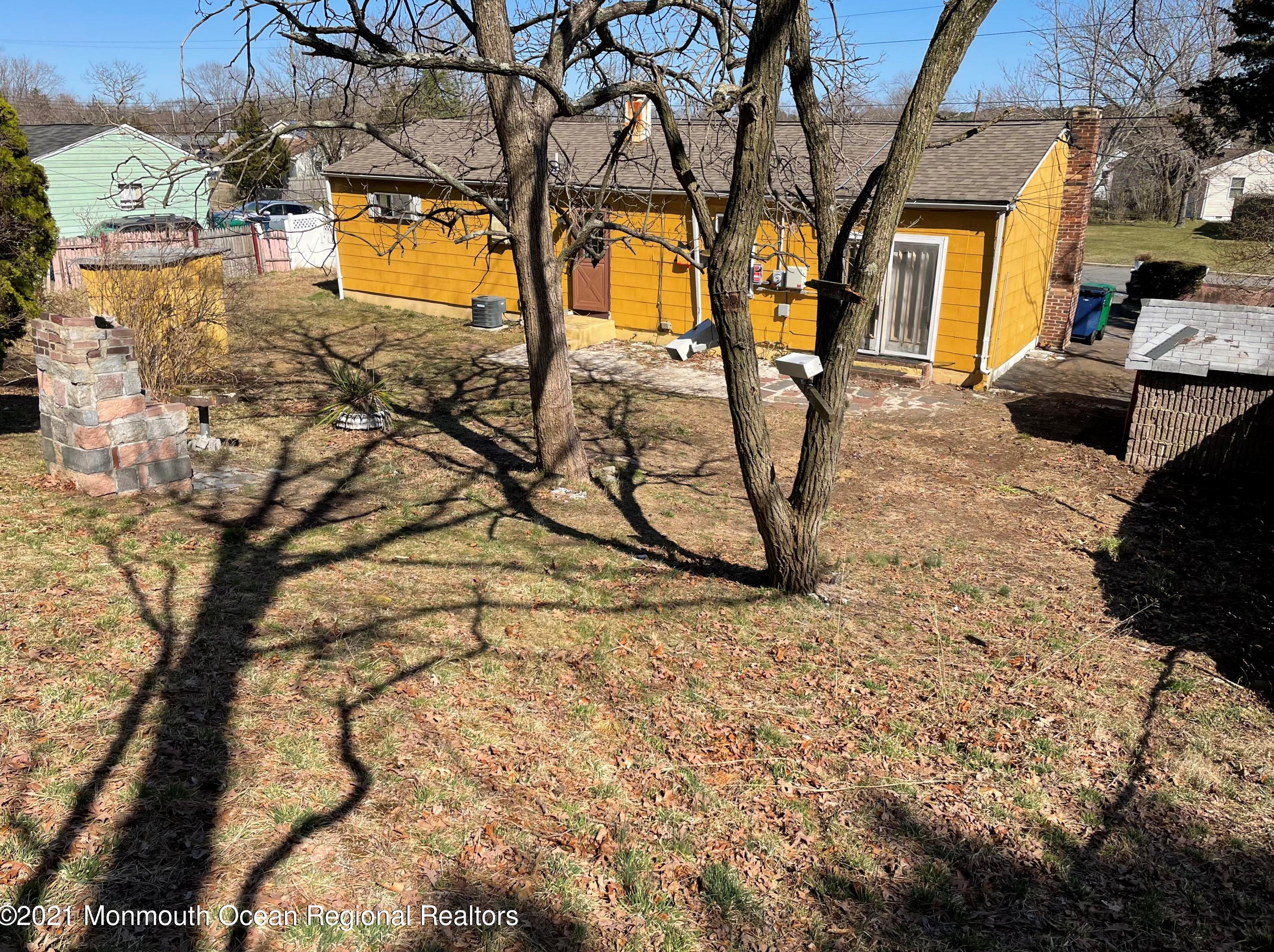 132 Belmont Dr, Toms River, NJ 08757-5307
