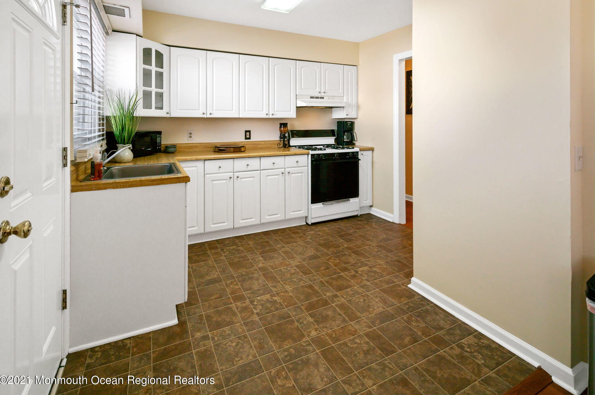 100 Terrace Ave, Toms River, NJ 08753-7726