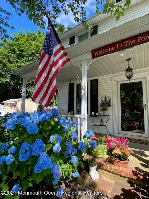 31 1st St, Red Bank, NJ 07704