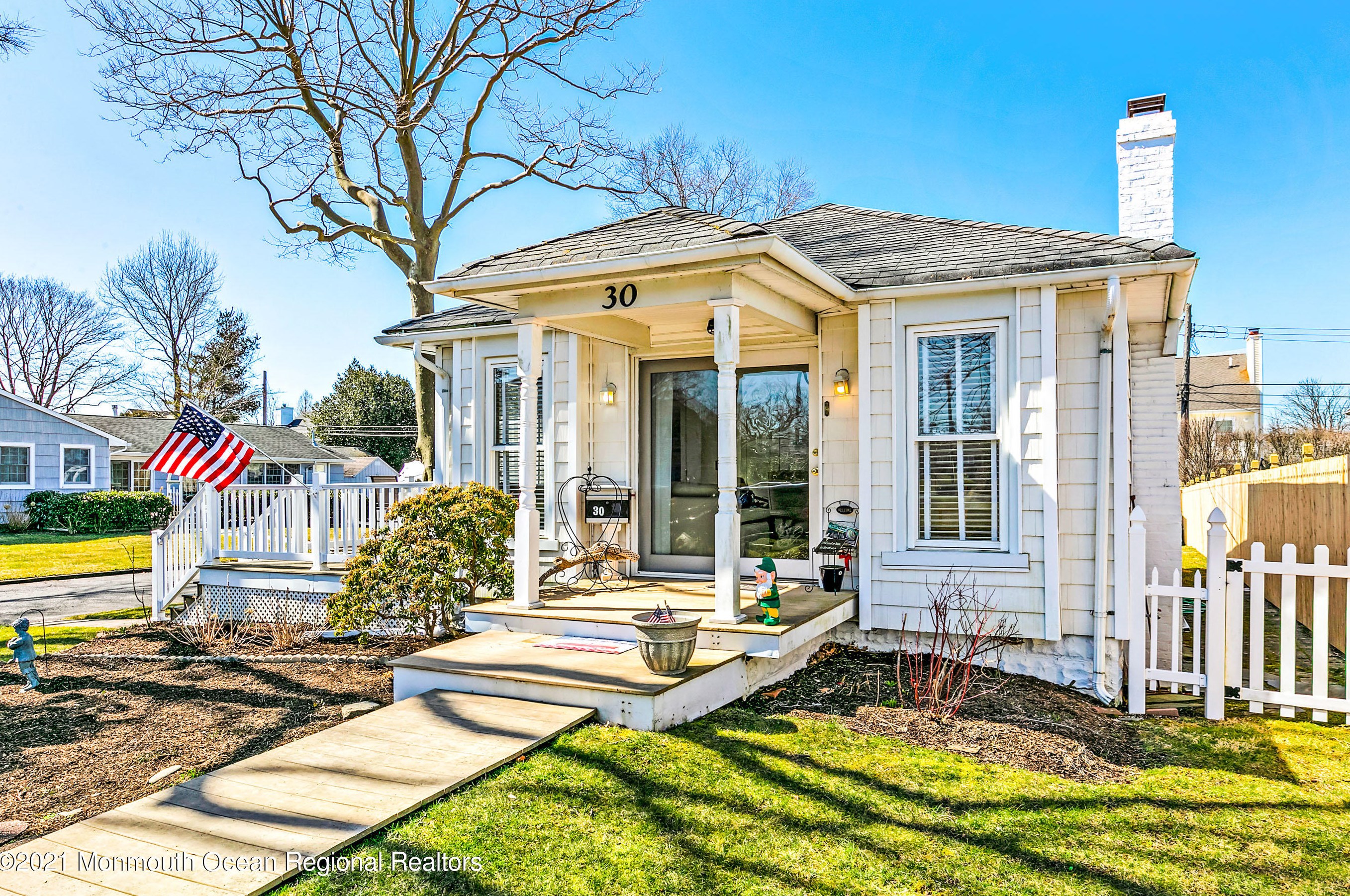 30 Monmouth Pkwy, Monmouth Beach, NJ 07750