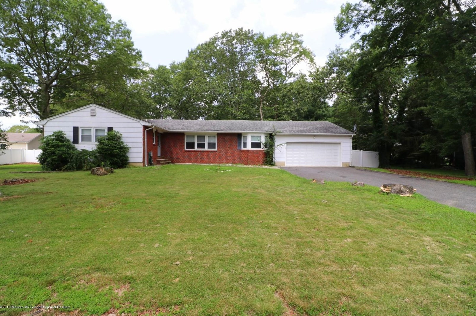 250 Juniper Ln, Lacey, NJ 08731