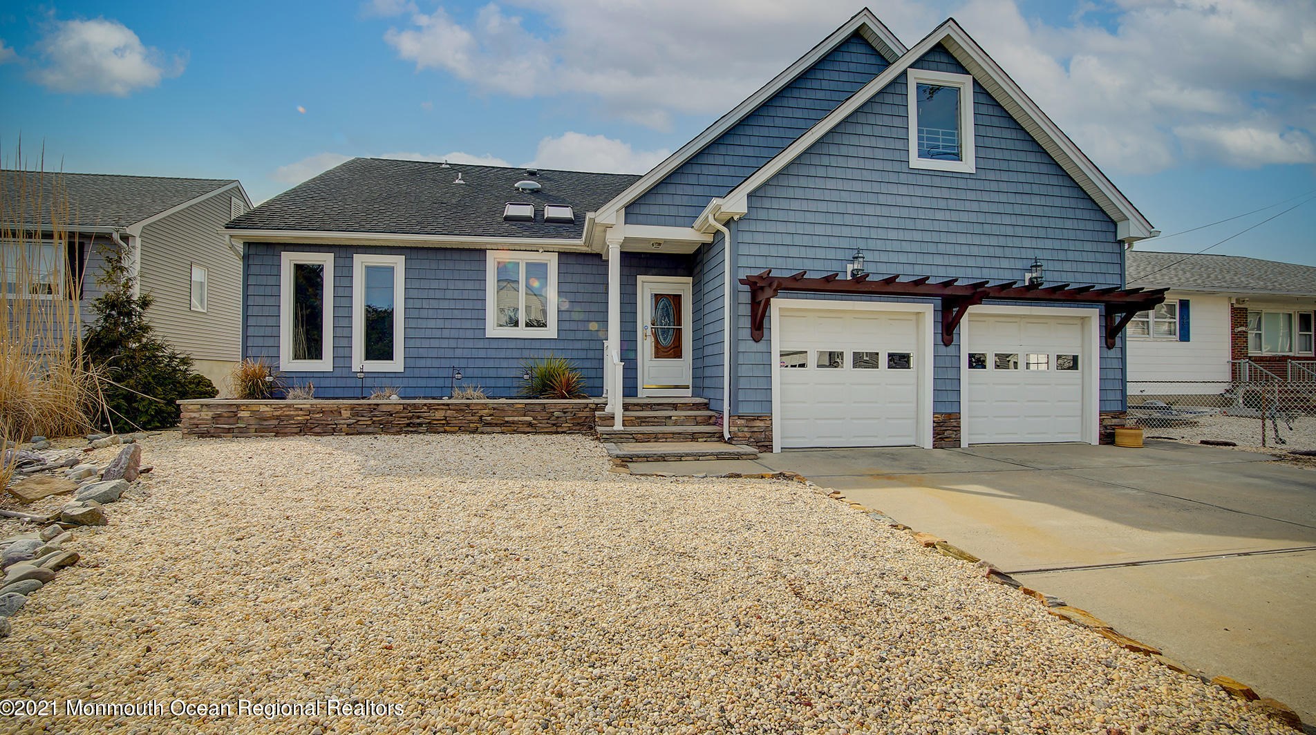 18 Halsey Dr, Bricktown, NJ 08723