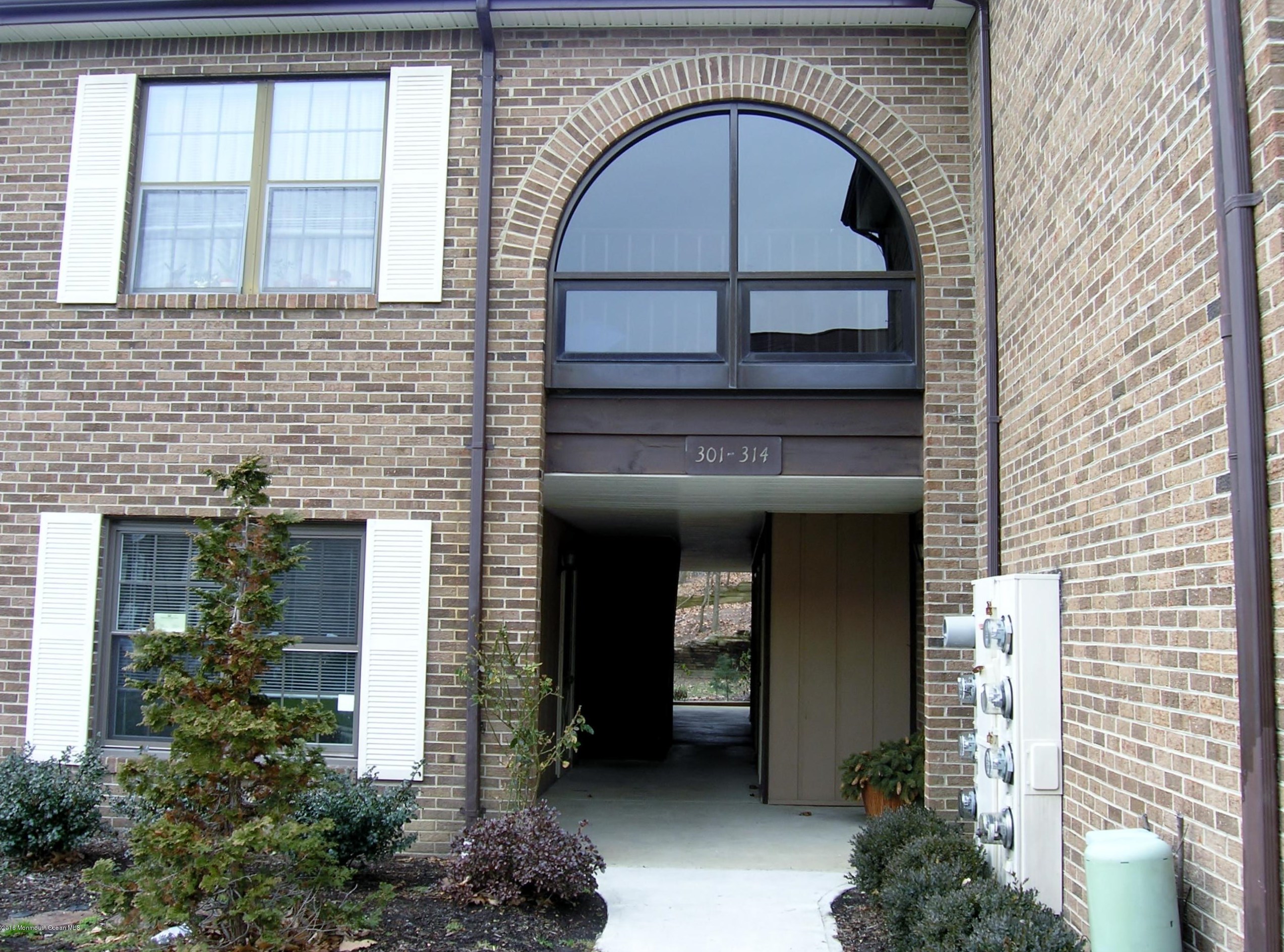 304 Wellington Pl, Matawan, NJ 07747