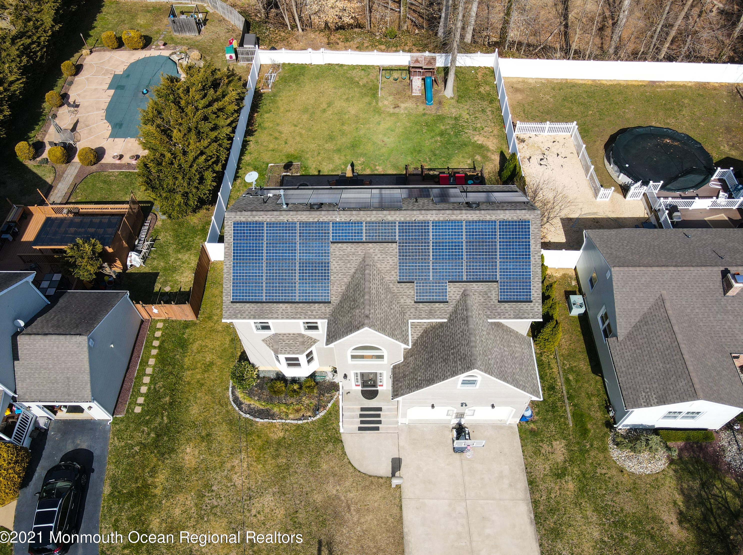 43 Lakeside Dr, Matawan, NJ 07747-3014