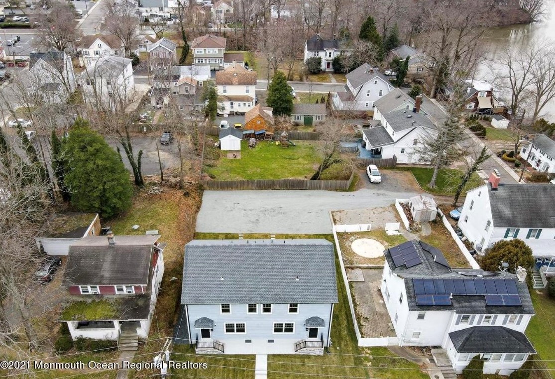 8 Ravine Dr, Matawan, NJ 07747-3146