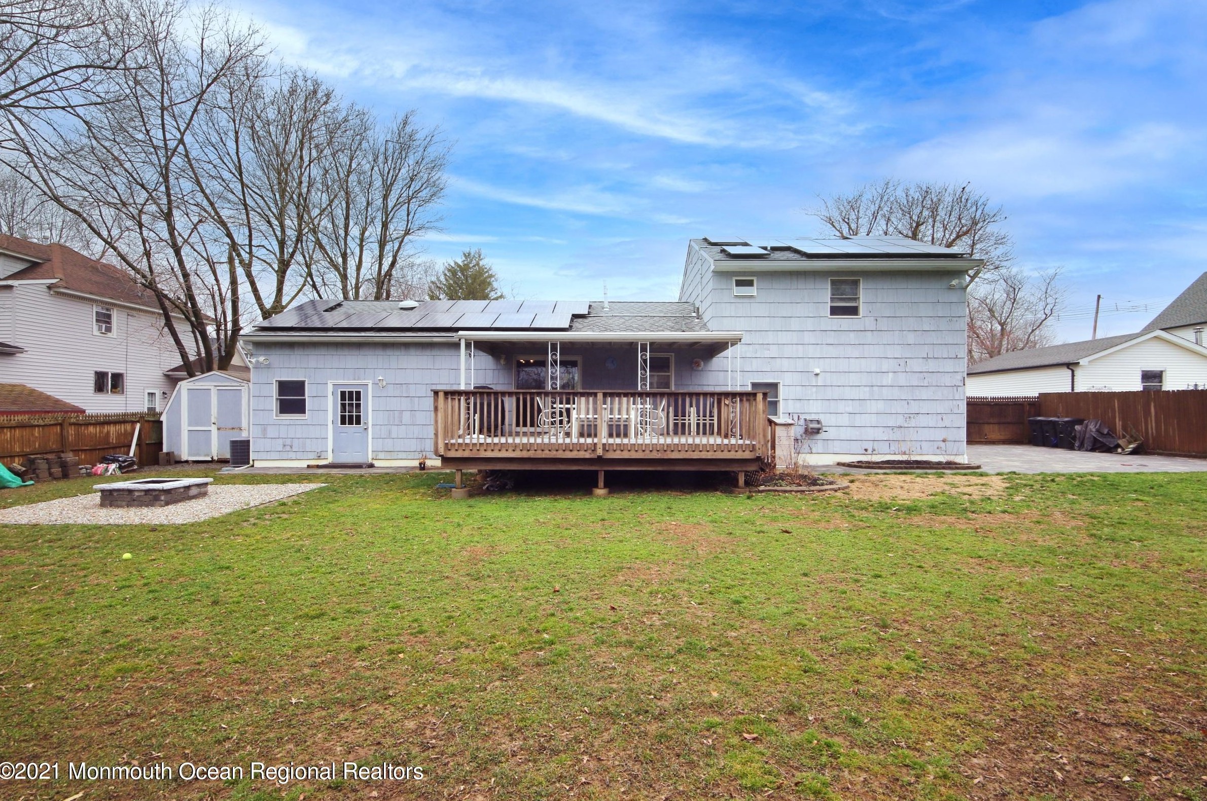 90 Center Ave, Leonardo, NJ 07737
