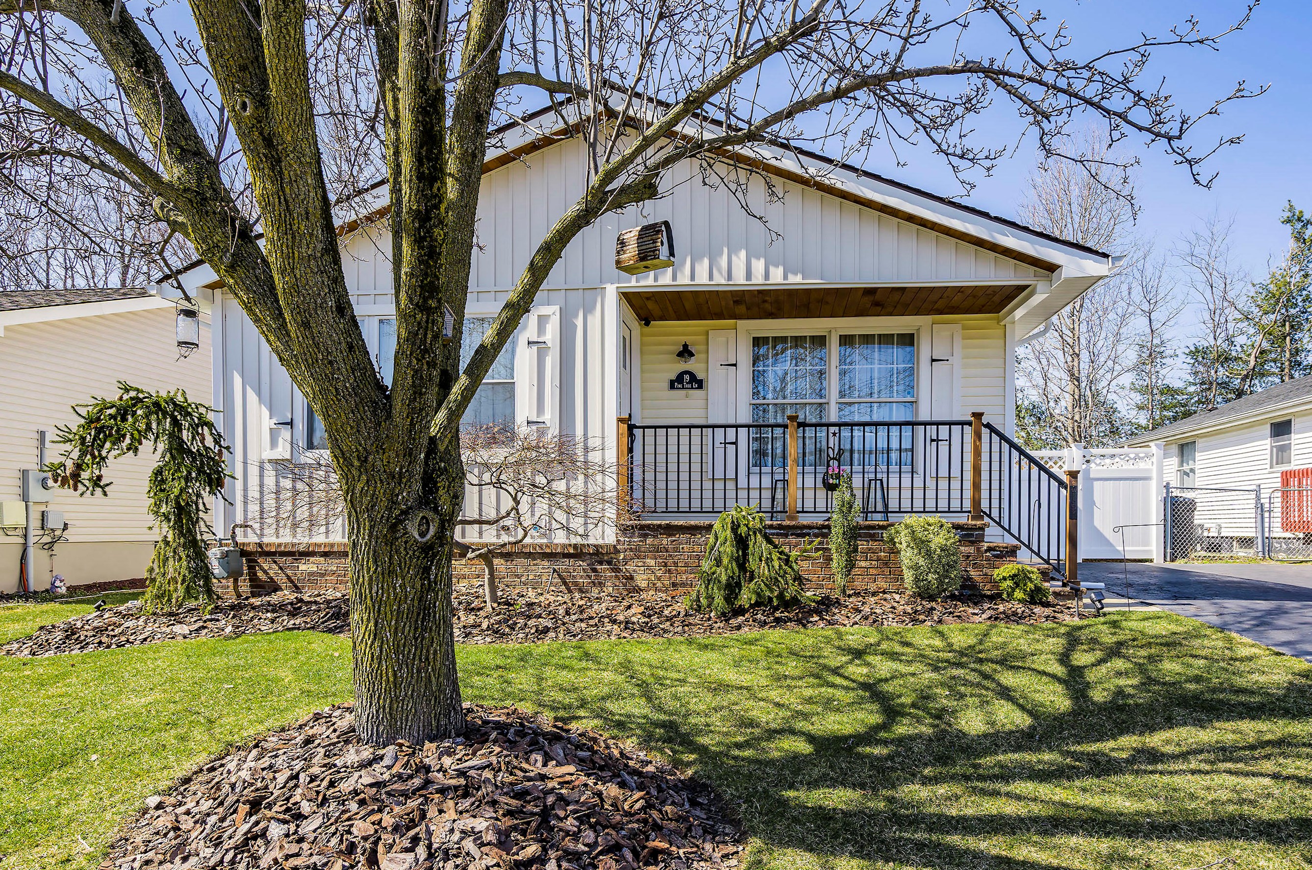 19 Pine Tree Ln, Millstone Township, NJ 07726-3883
