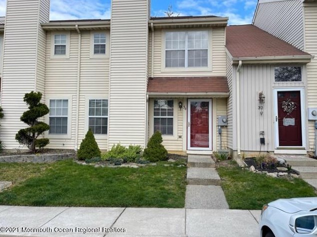 34 Alameda Ct, Tinton Falls, NJ 07724