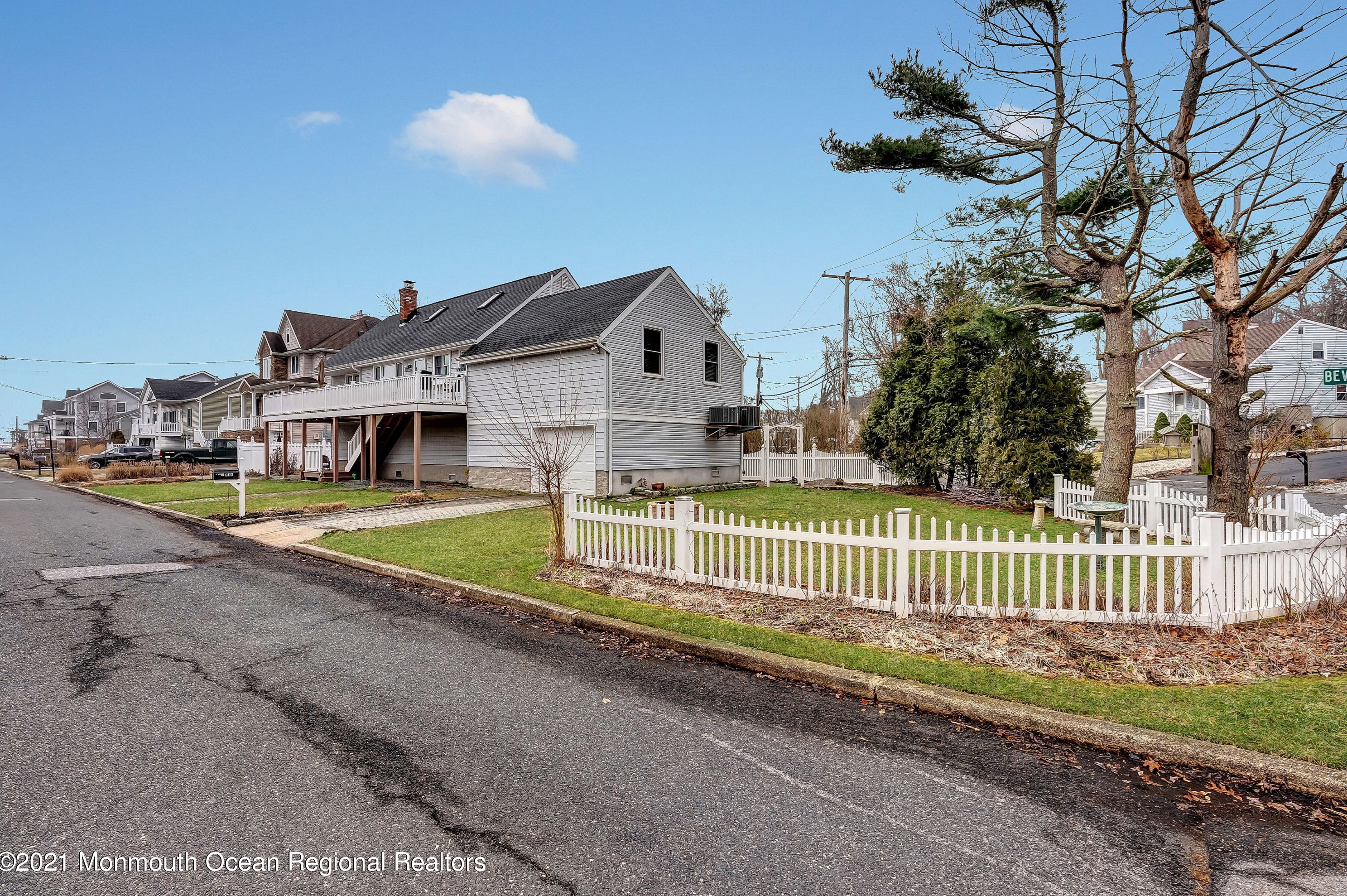 118 Beverly Way, Wall Township NJ  07753-5709 exterior