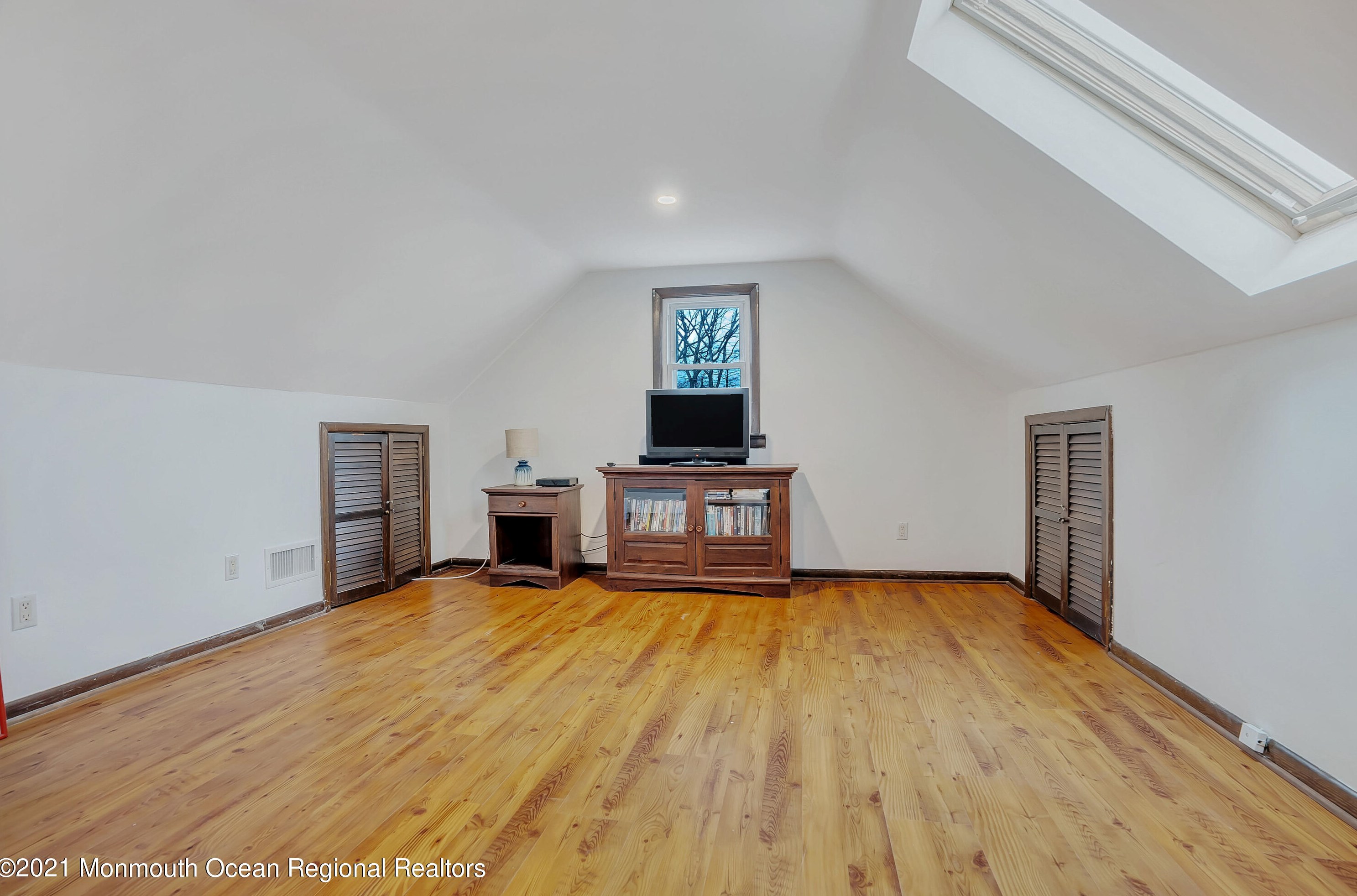118 Beverly Way, Wall Township NJ  07753-5709 exterior