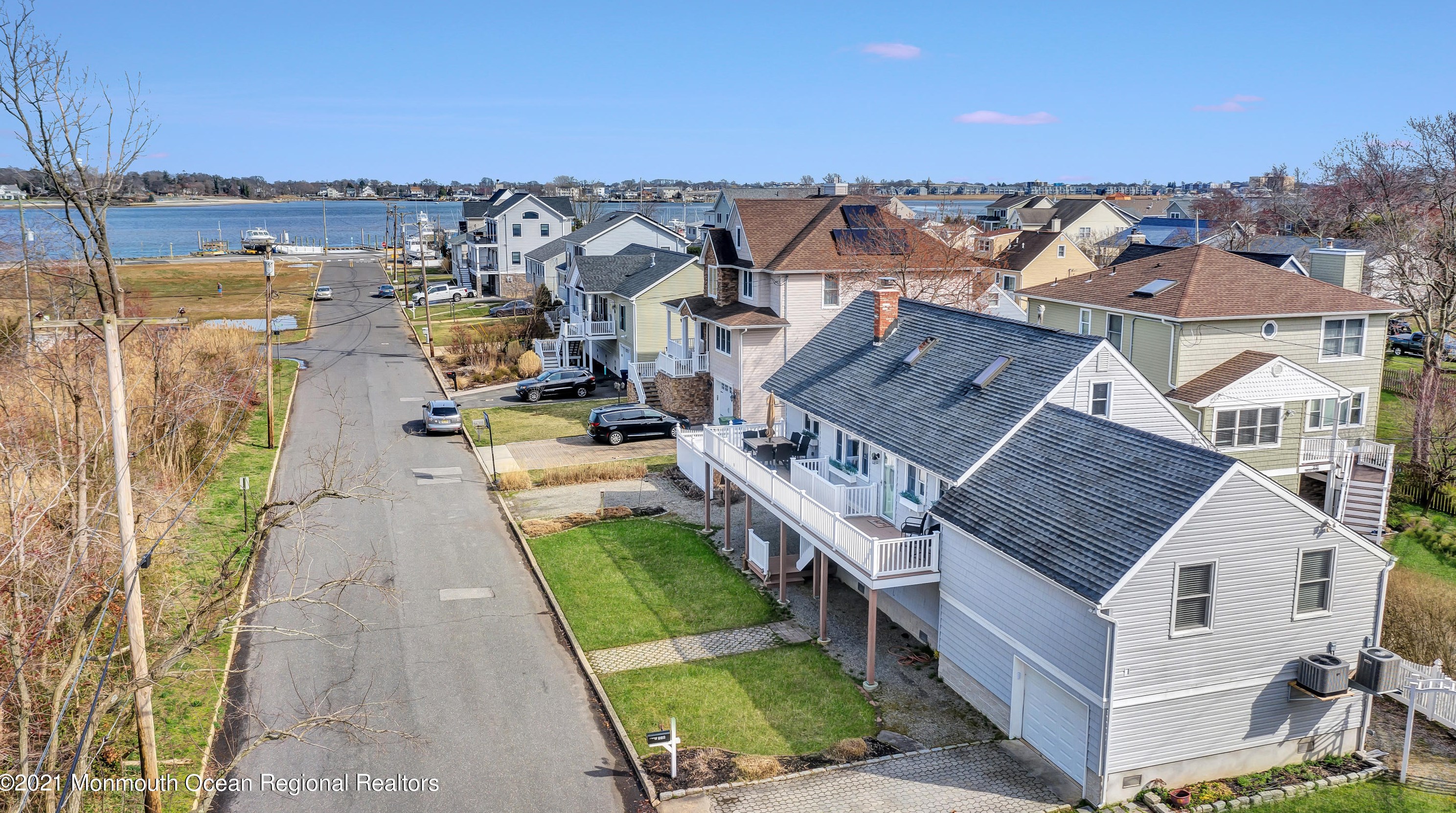 118 Beverly Way, Wall Township NJ  07753-5709 exterior