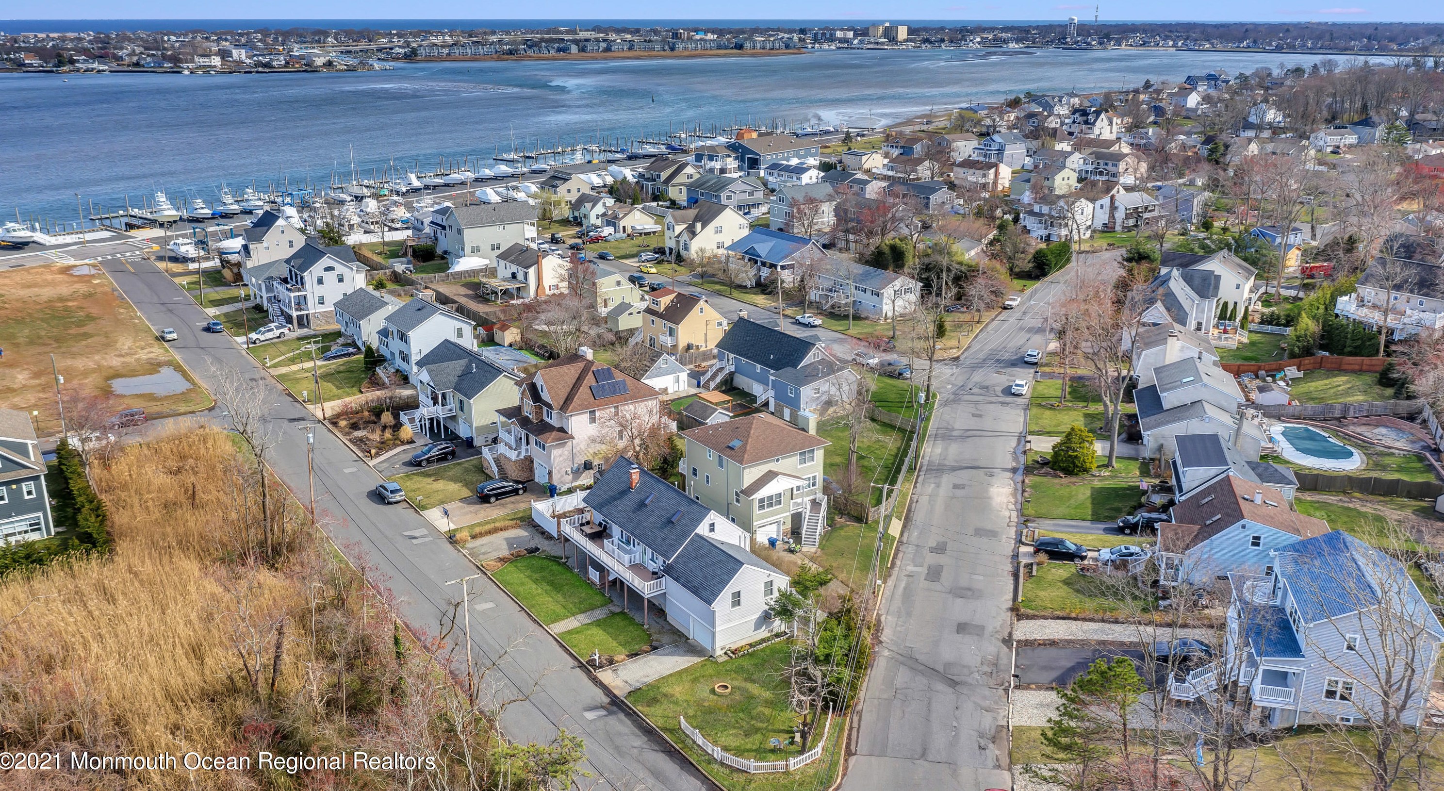118 Beverly Way, Wall Township NJ  07753-5709 exterior