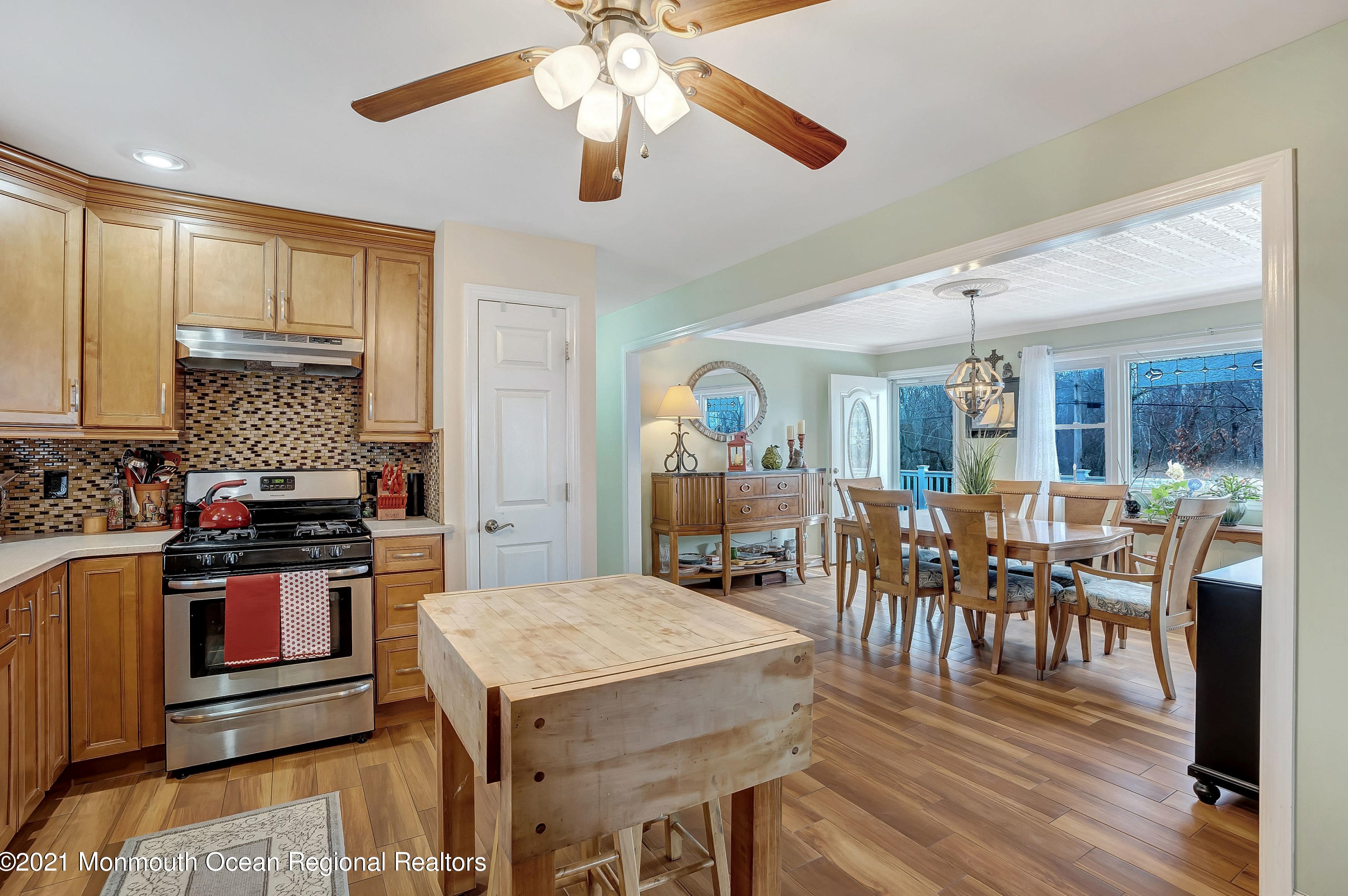 118 Beverly Way, Wall Township NJ  07753-5709 exterior