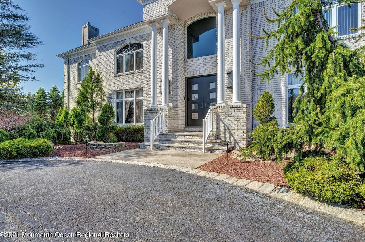 3 Montana Dr, Vanderburg, NJ 07722-1373
