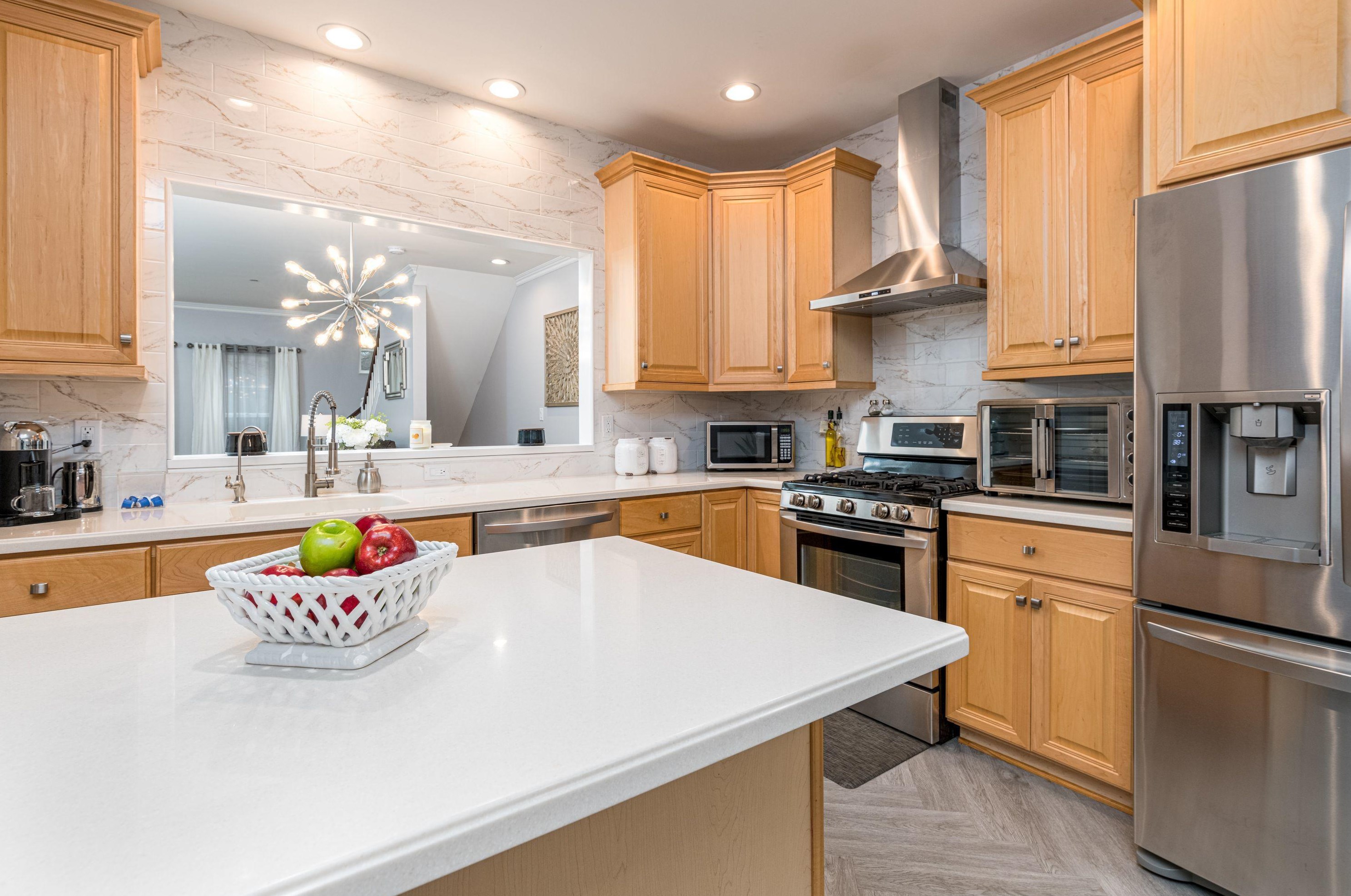 49 Aspen Way, Matawan NJ  07747-1941 exterior