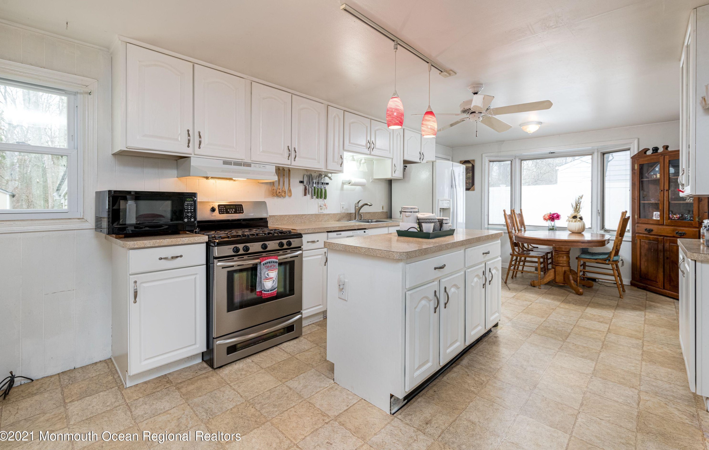 232 Sunset Ln, Wall Township, NJ 07731-1925