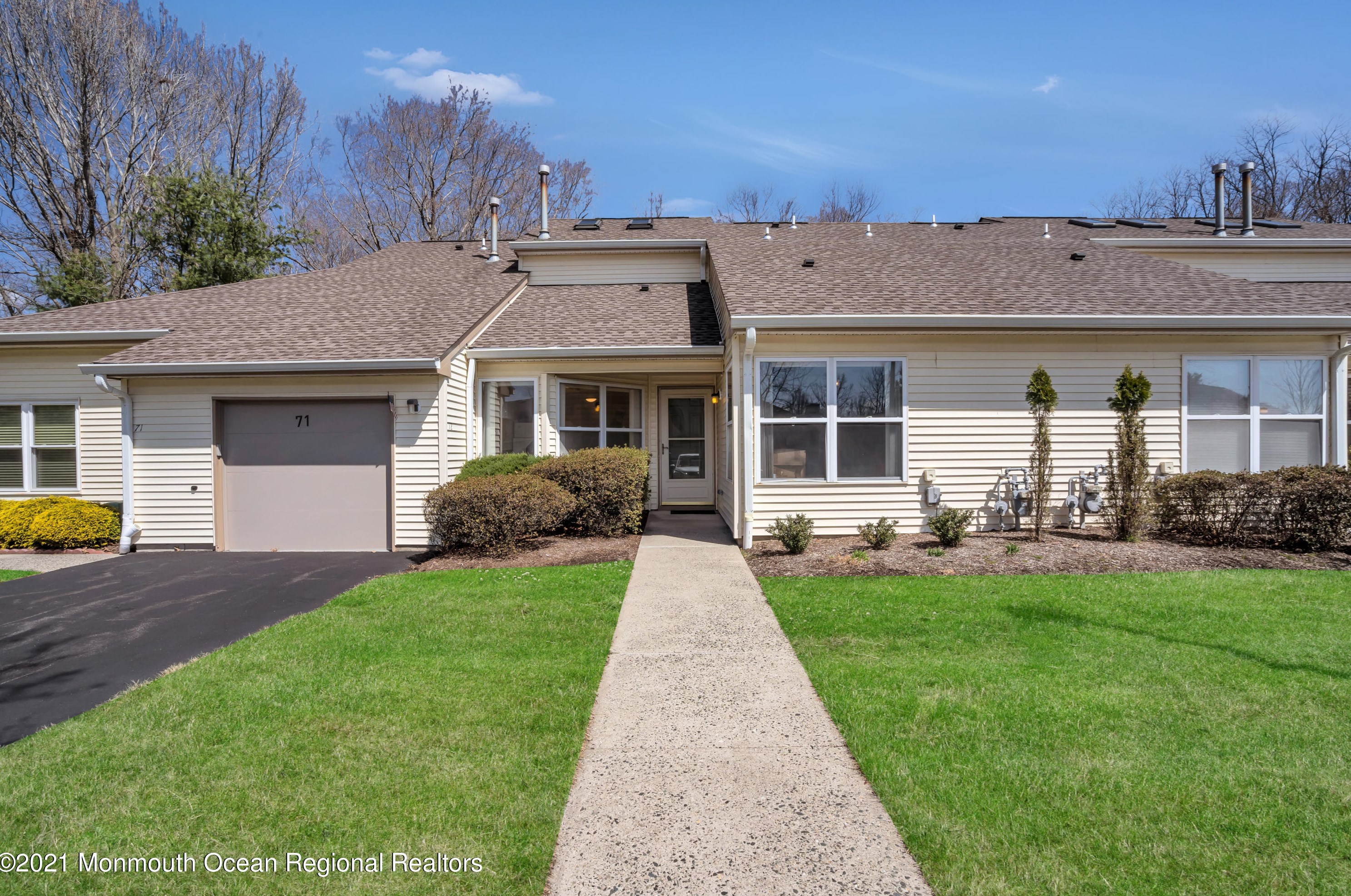 72 Aspen Ave, Millstone Township, NJ 07726-4707